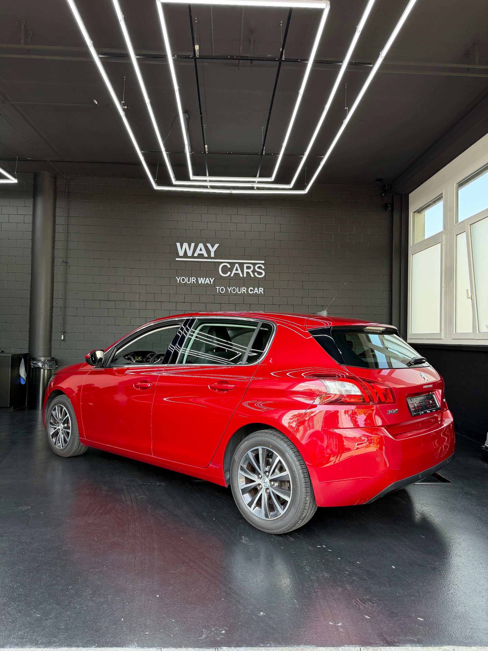 PEUGEOT 308 2.0 BlueHDI Féline Automatic-image-1
