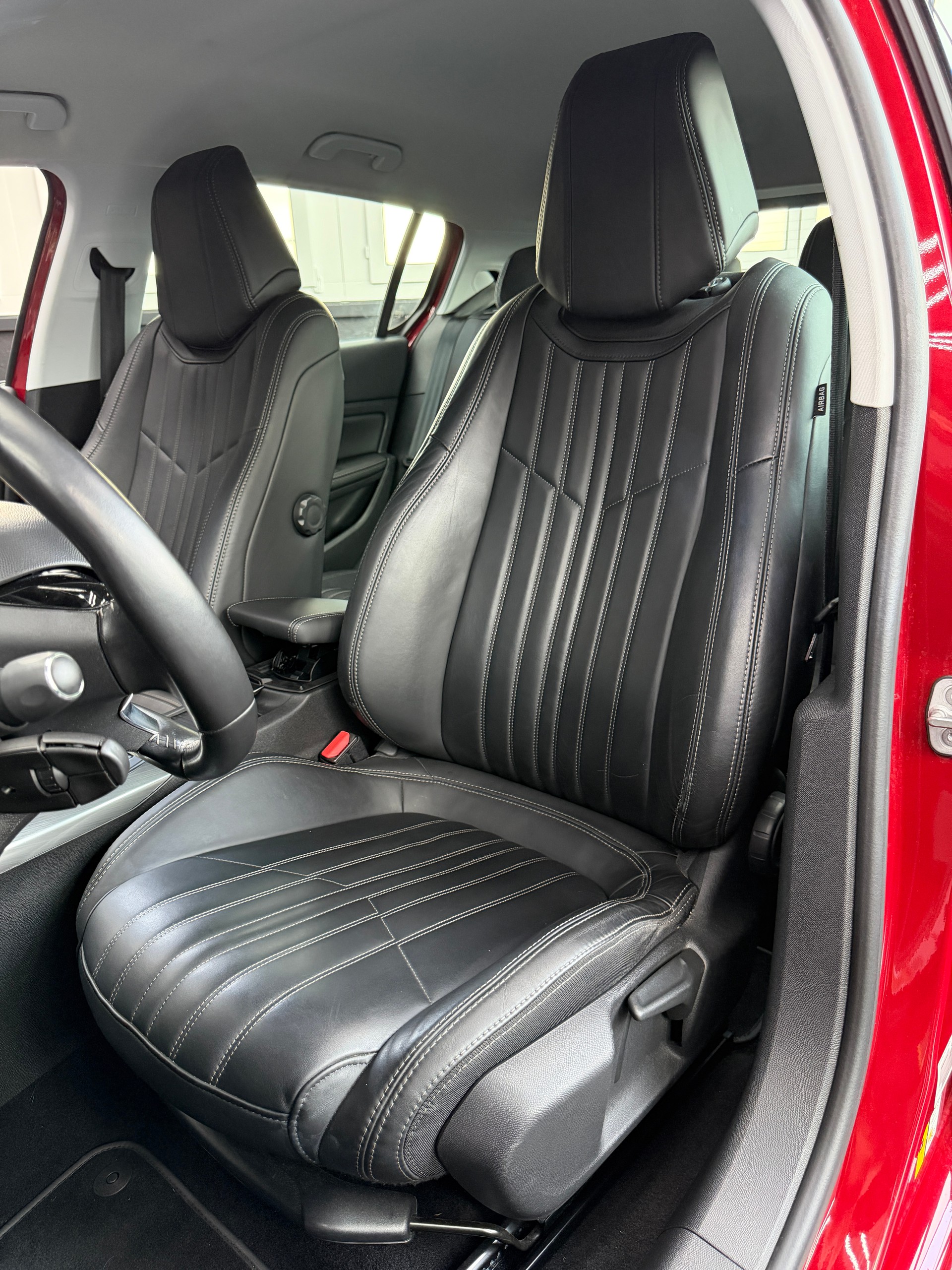PEUGEOT 308 2.0 BlueHDI Féline Automatic-image-9