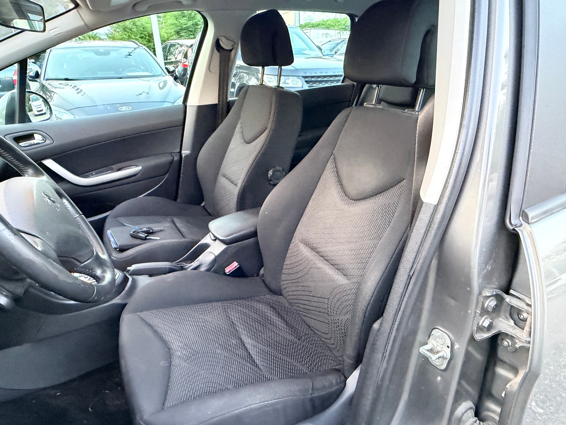 PEUGEOT 308 SW 1.6 16V VTI Sport Automatic-image-14