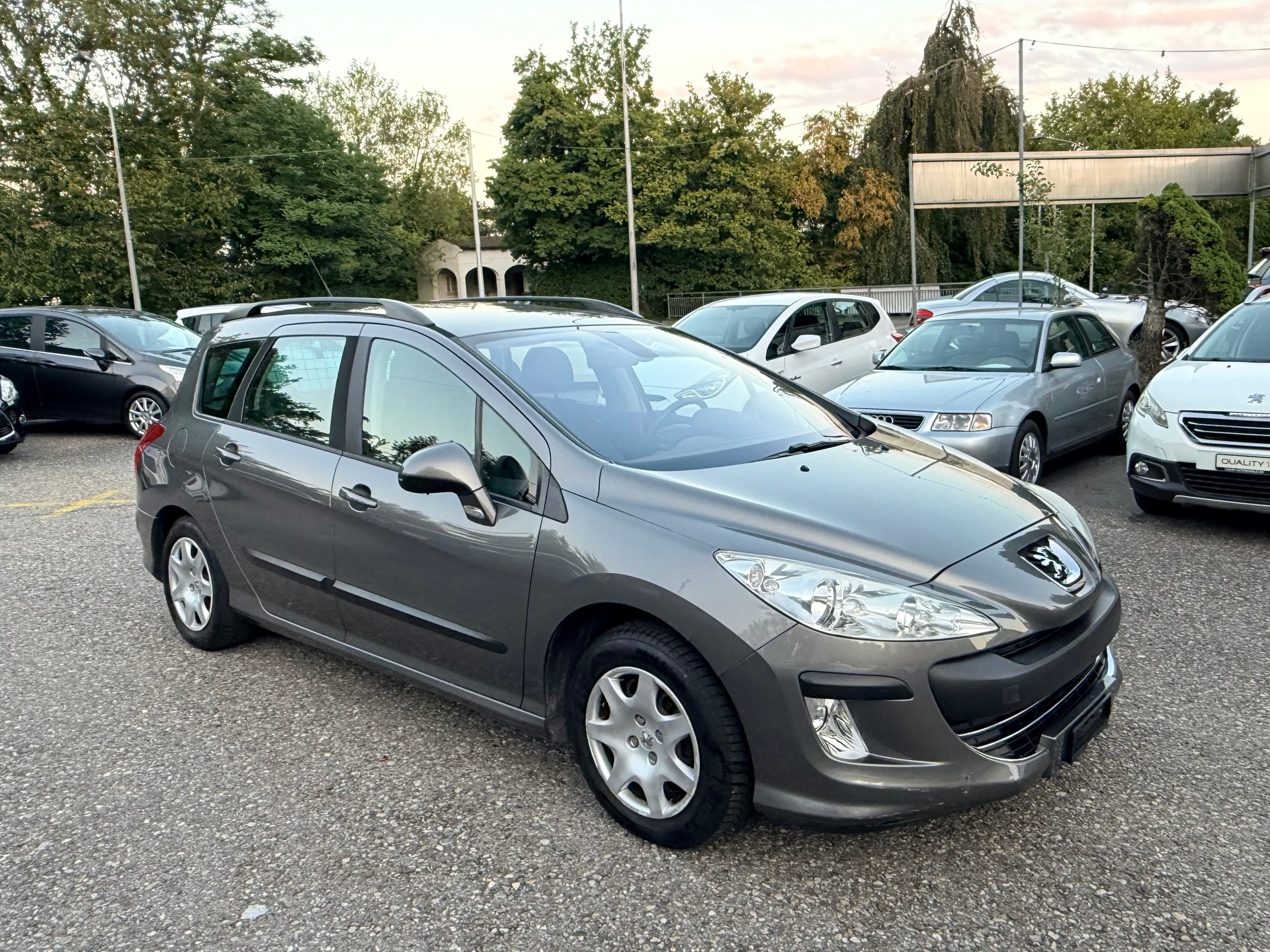 PEUGEOT 308 SW 1.6 16V VTI Sport Automatic-image-7