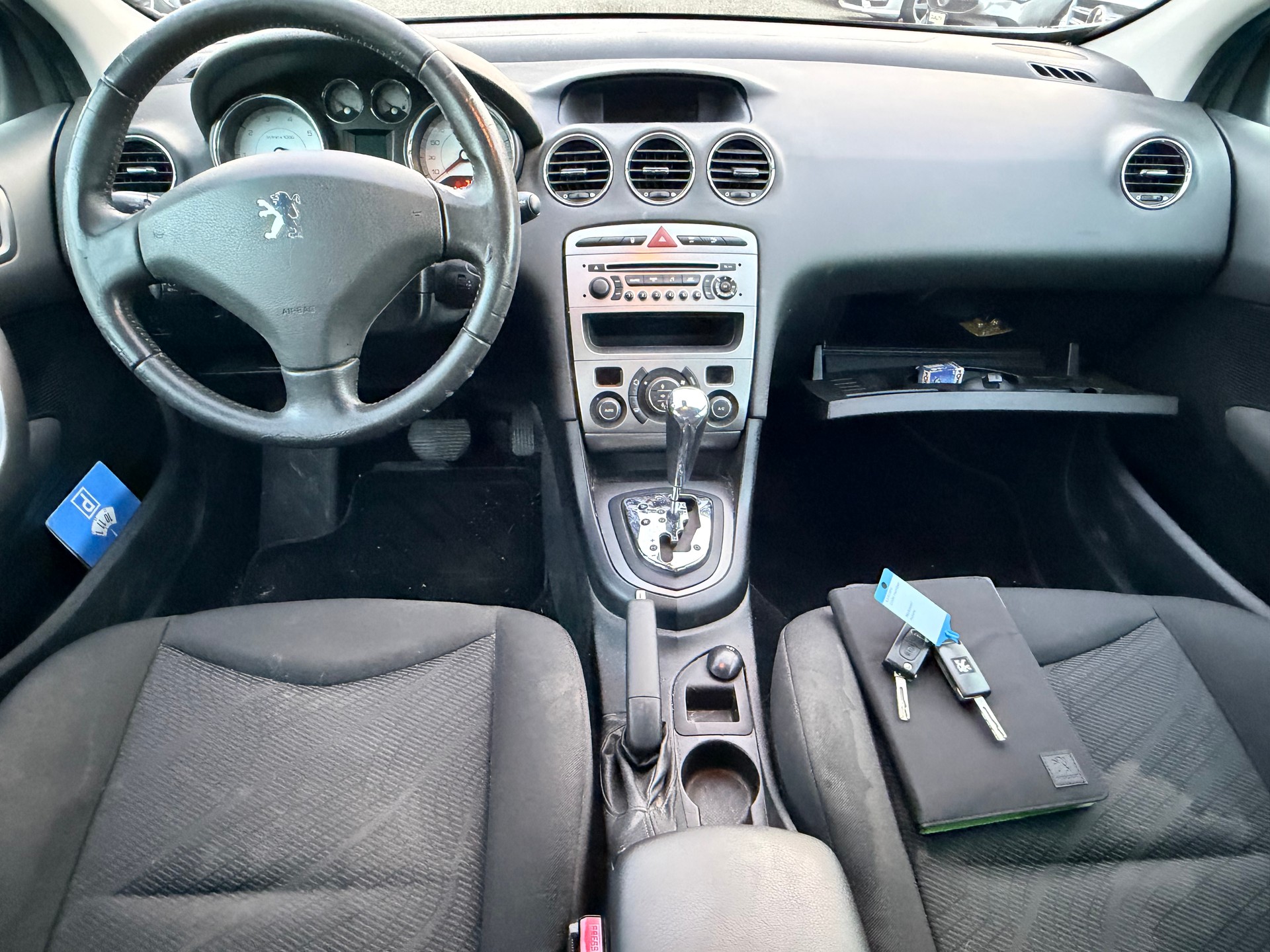 PEUGEOT 308 SW 1.6 16V VTI Sport Automatic-image-12