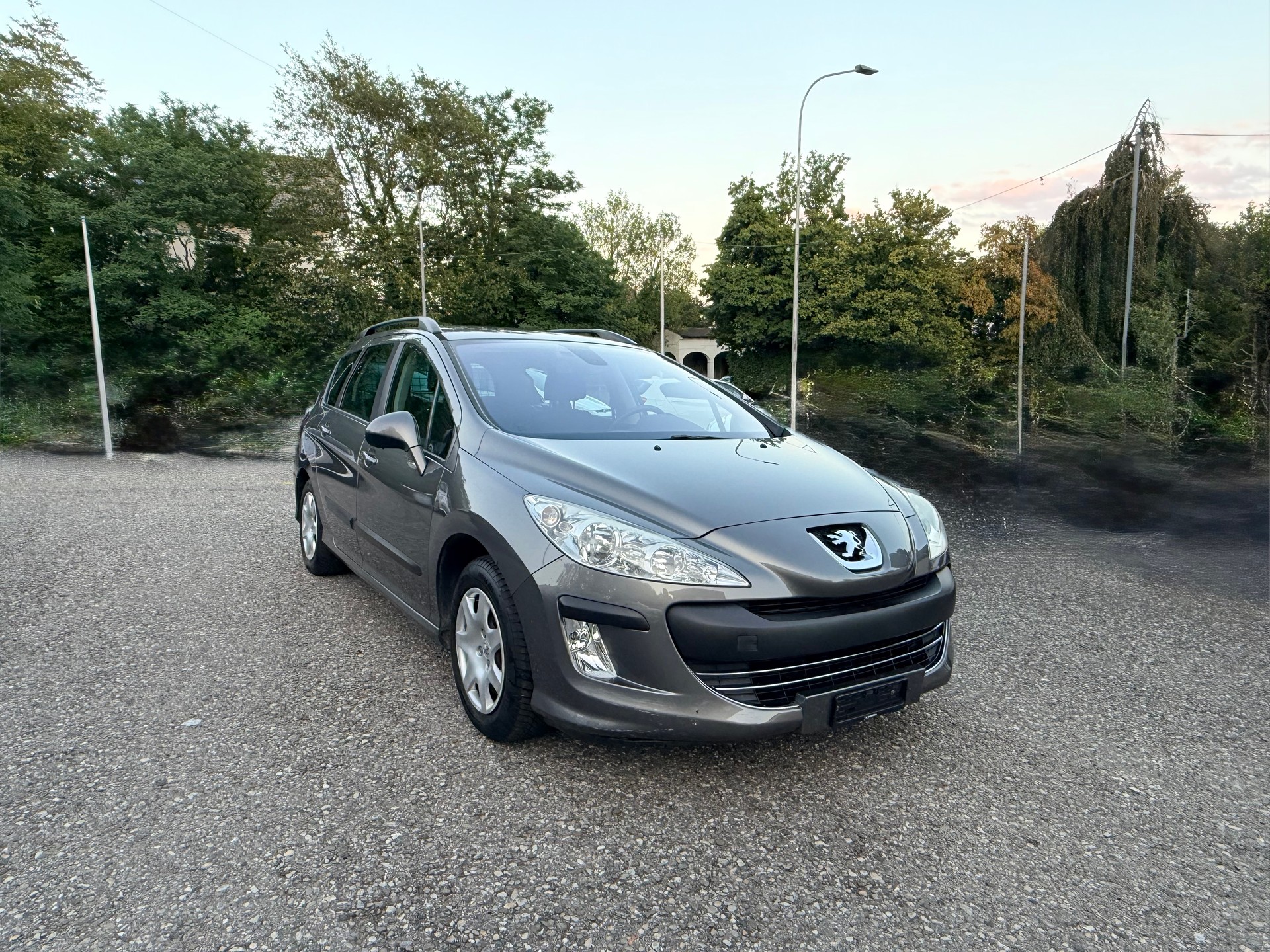 PEUGEOT 308 SW 1.6 16V VTI Sport Automatic-image-0