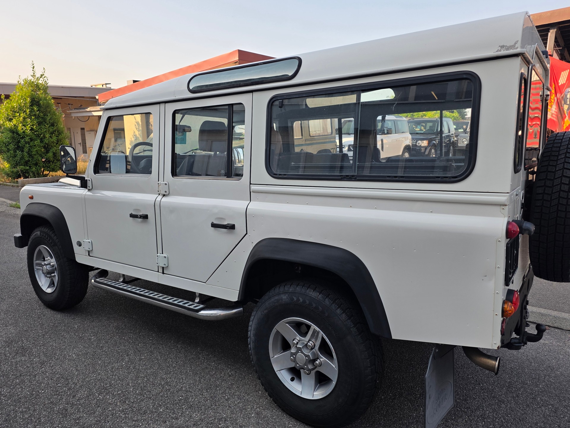 LAND ROVER Defender 110 SW 2.5 Td5-image-4