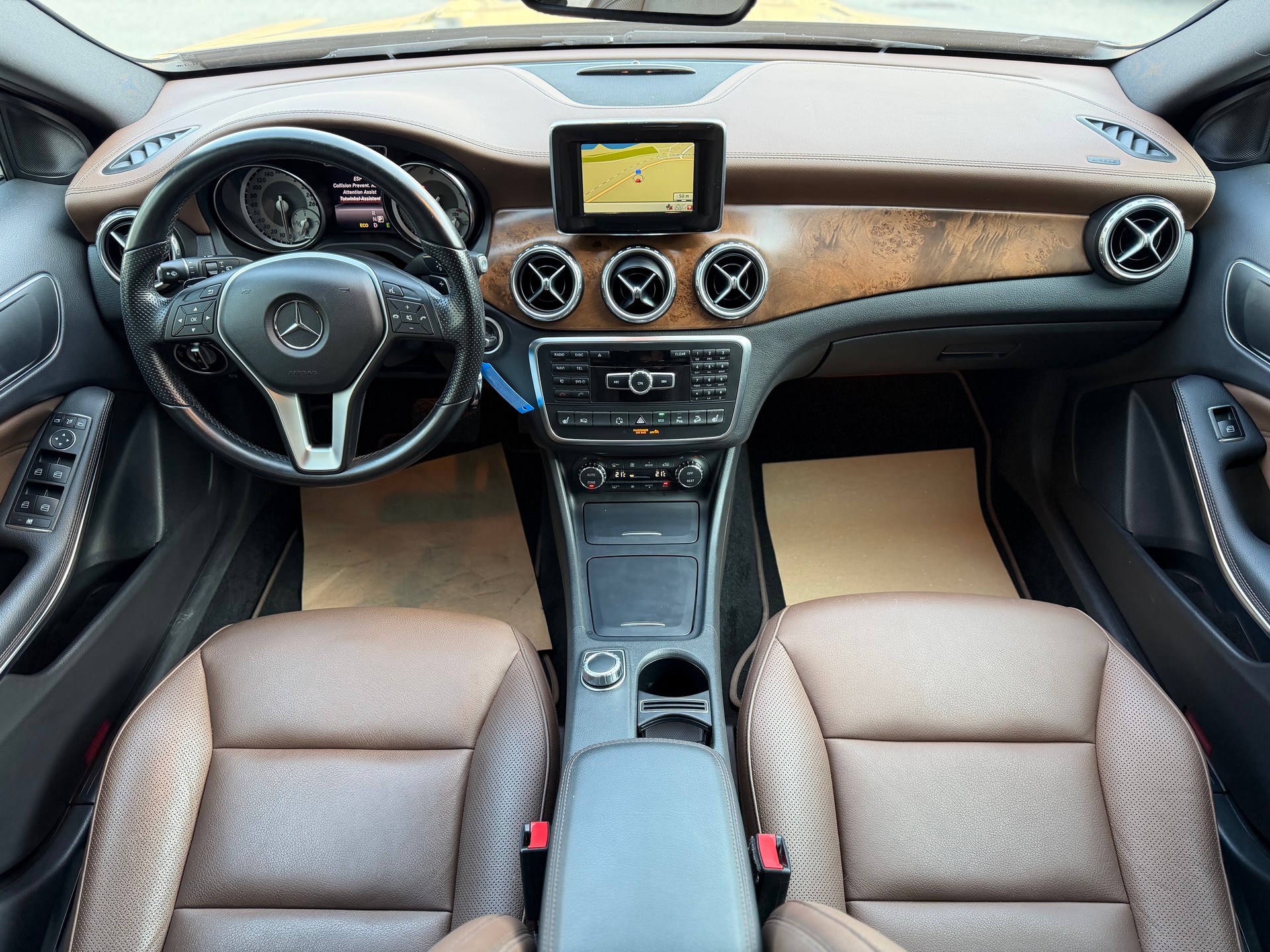 MERCEDES-BENZ GLA 220 CDI Urban 4Matic 7G-DCT-image-11