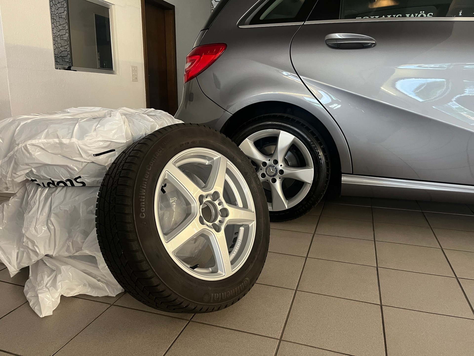 MERCEDES-BENZ B 180 7G-DCT-image-14