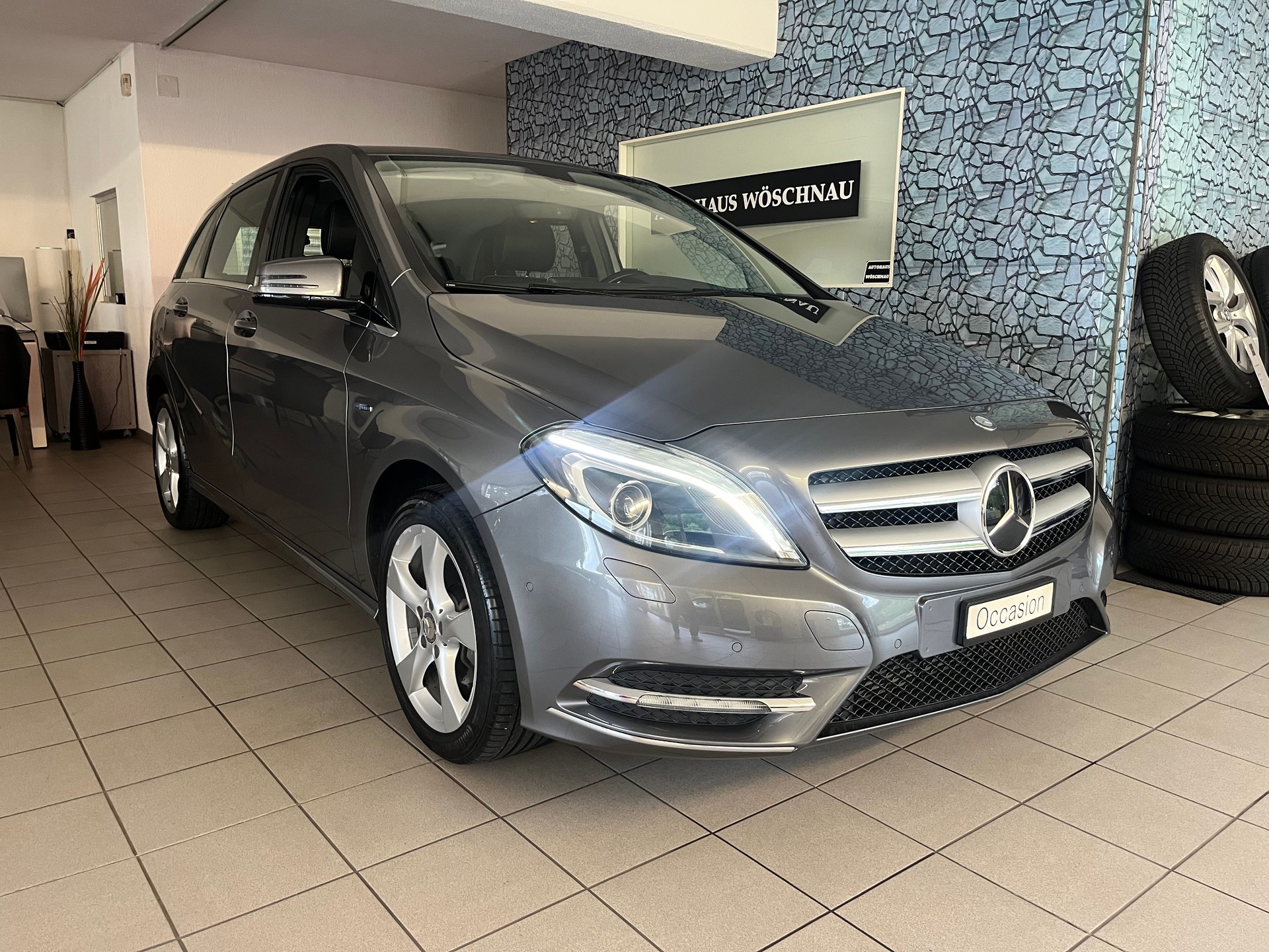MERCEDES-BENZ B 180 7G-DCT-image-0