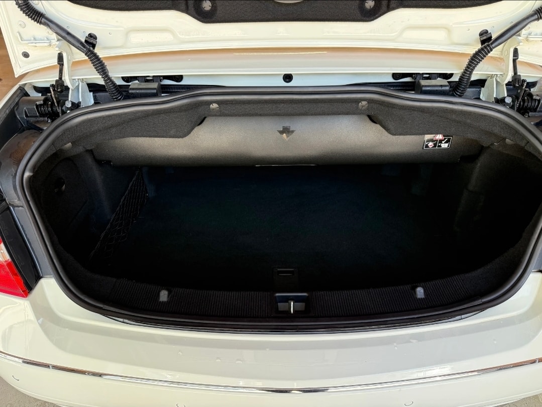 MERCEDES-BENZ E 350 CGI BlueEfficiency 7G-Tronic-image-14