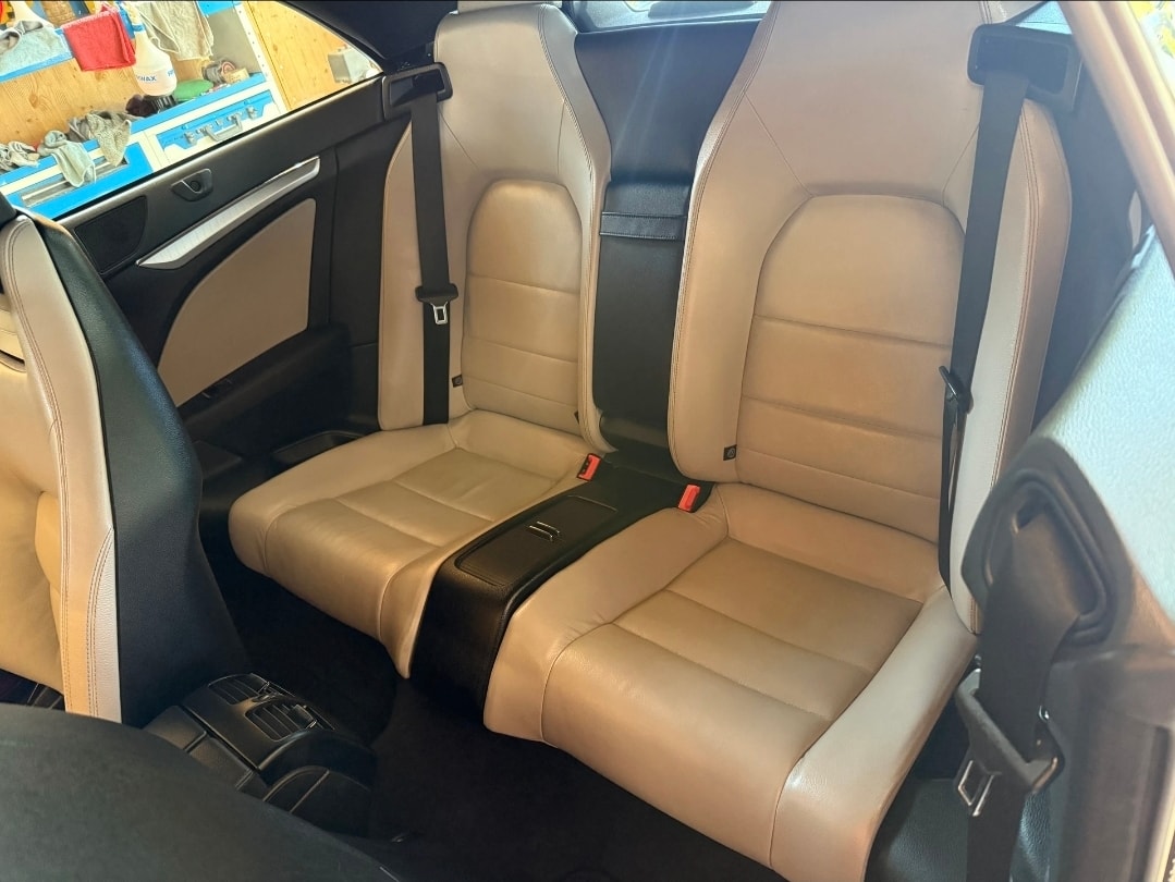 MERCEDES-BENZ E 350 CGI BlueEfficiency 7G-Tronic-image-9