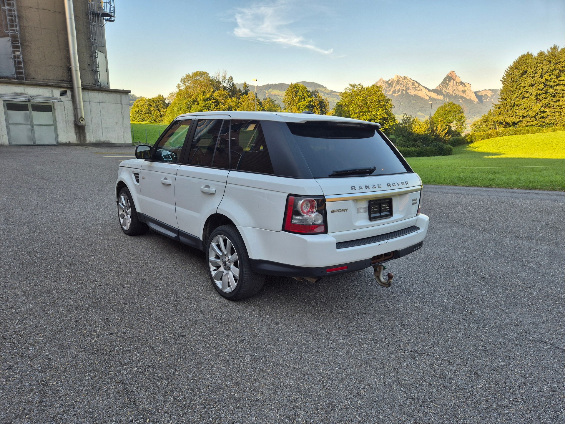 LAND ROVER Range Rover Sport 3.0 TDV6 HSE Automatic-image-2