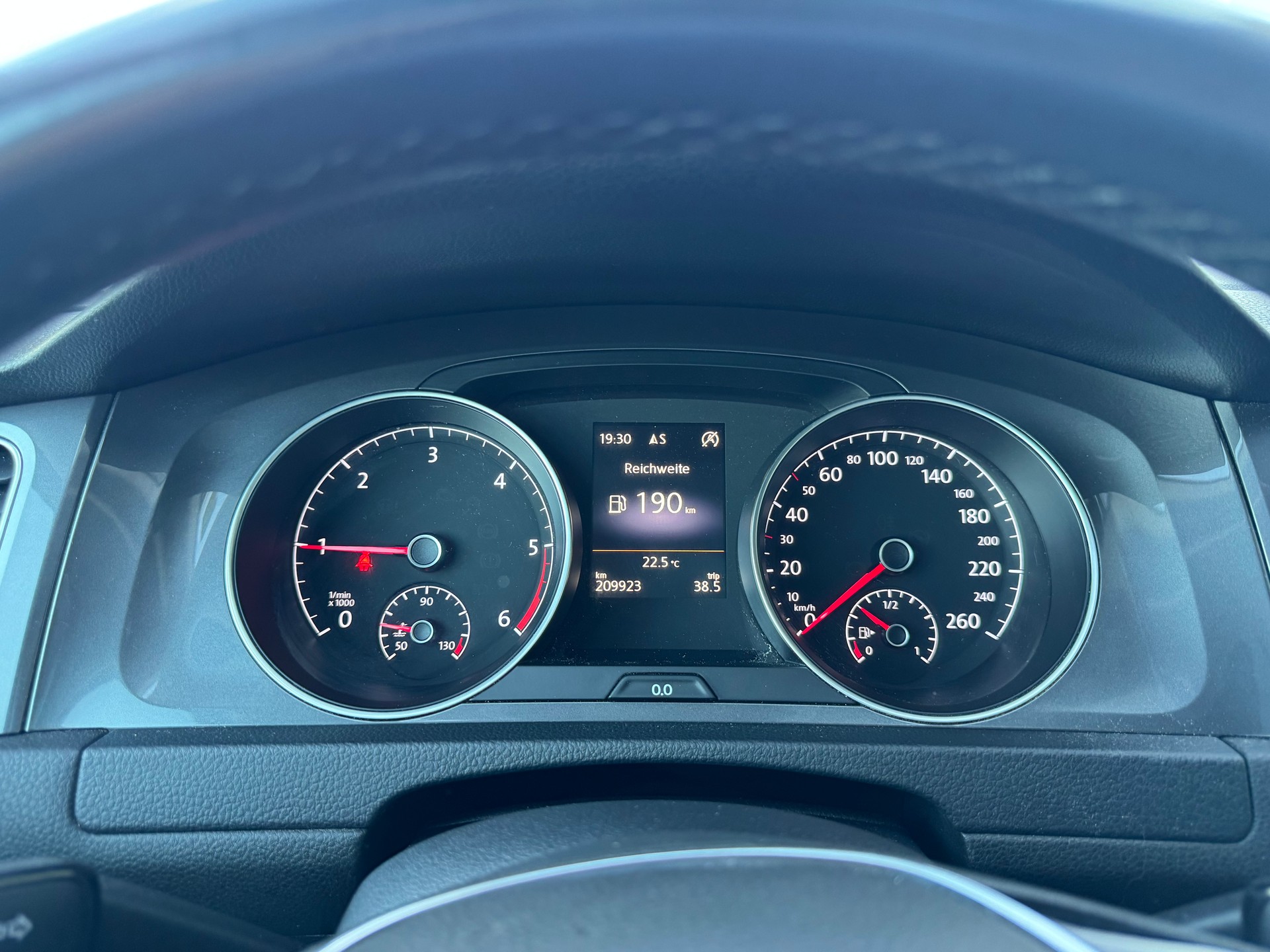 VW Golf 2.0 TDI Alltrack 4Motion-image-14