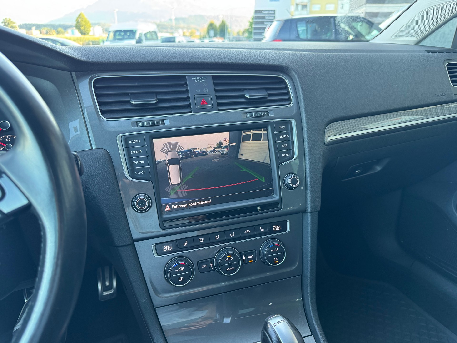 VW Golf 2.0 TDI Alltrack 4Motion-image-15