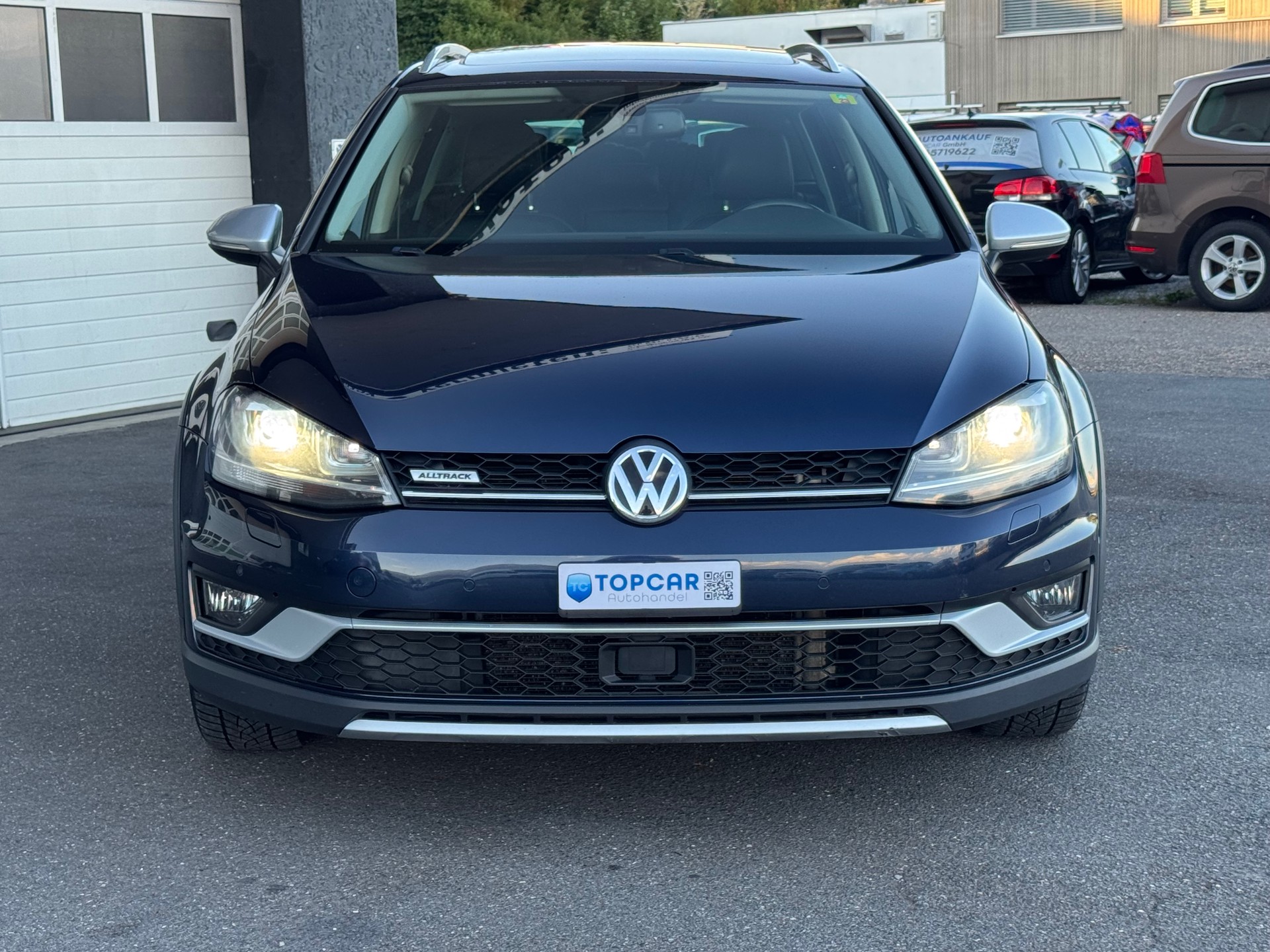 VW Golf 2.0 TDI Alltrack 4Motion-image-1