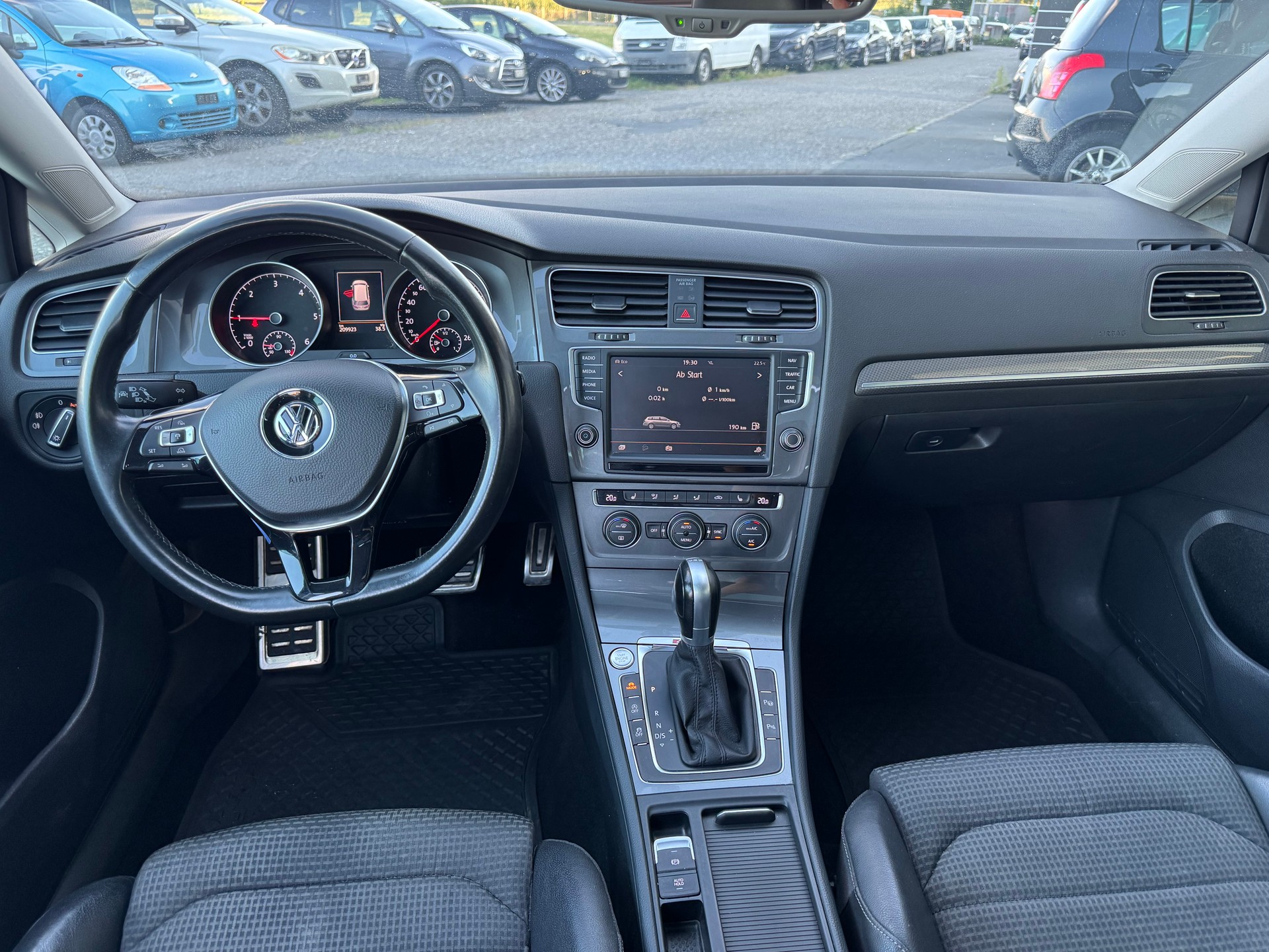 VW Golf 2.0 TDI Alltrack 4Motion-image-10