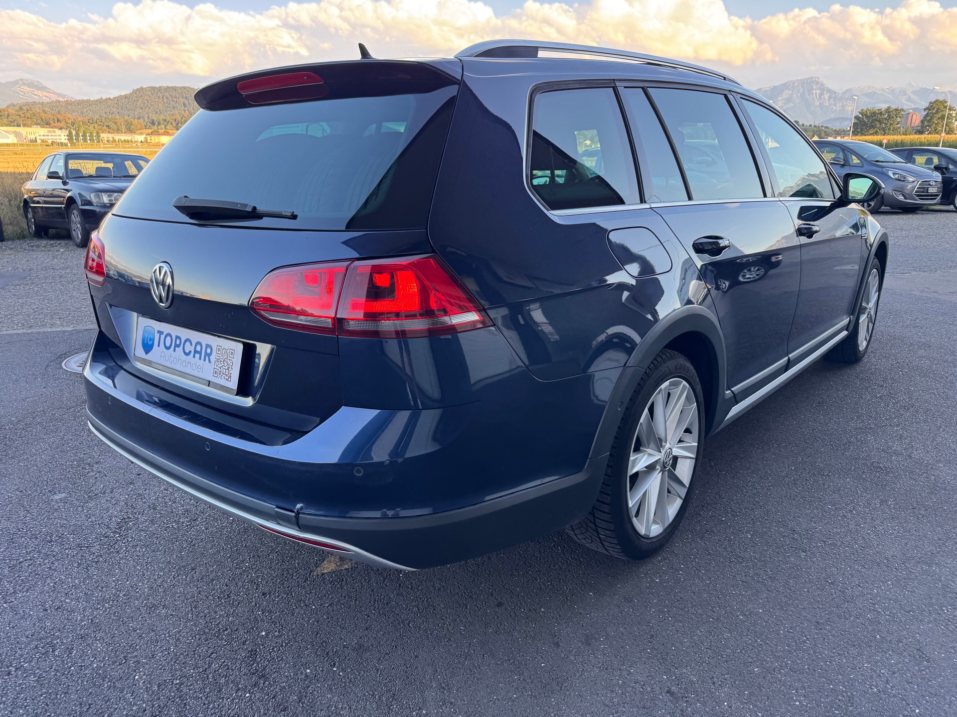 VW Golf 2.0 TDI Alltrack 4Motion-image-5