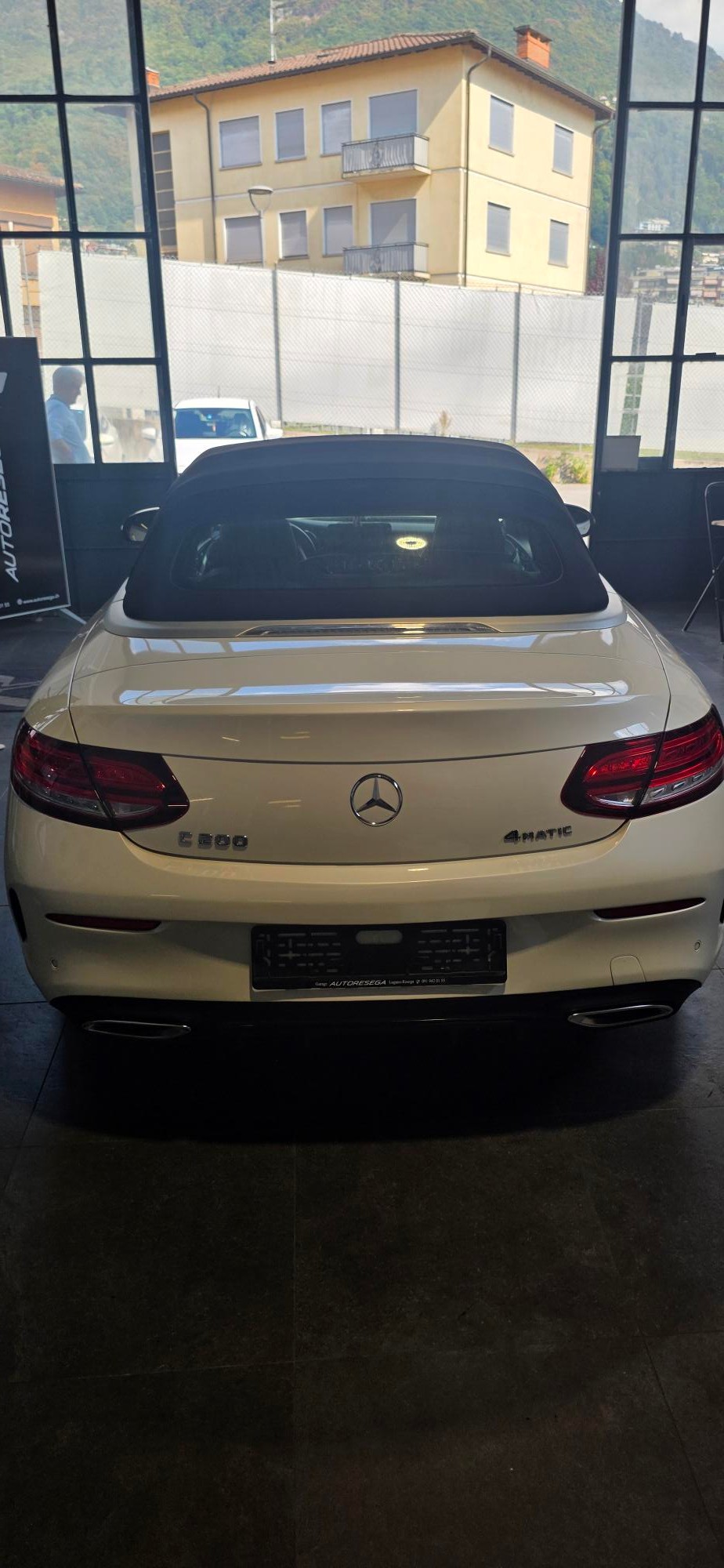 MERCEDES-BENZ C 200 AMG Line Cabriolet 4Matic 9G-Tronic-image-9