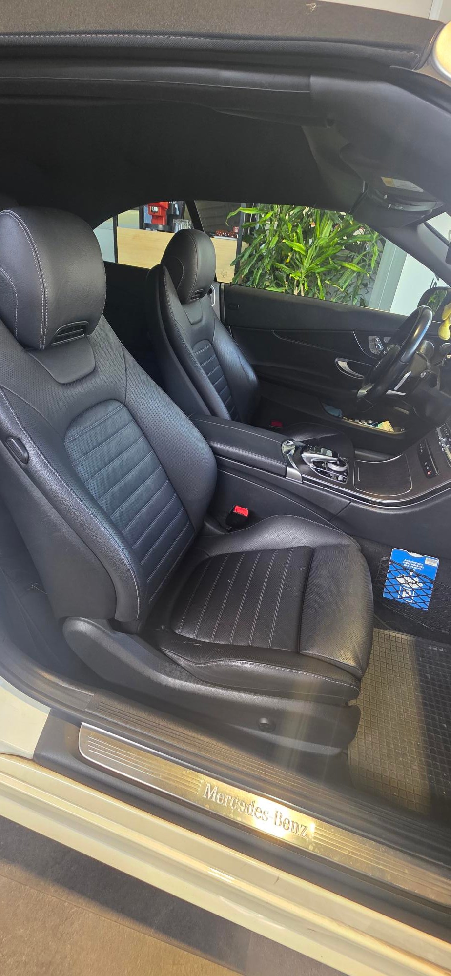 MERCEDES-BENZ C 200 AMG Line Cabriolet 4Matic 9G-Tronic-image-12