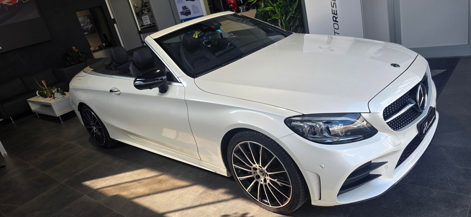 MERCEDES-BENZ C 200 AMG Line Cabriolet 4Matic 9G-Tronic-image-0