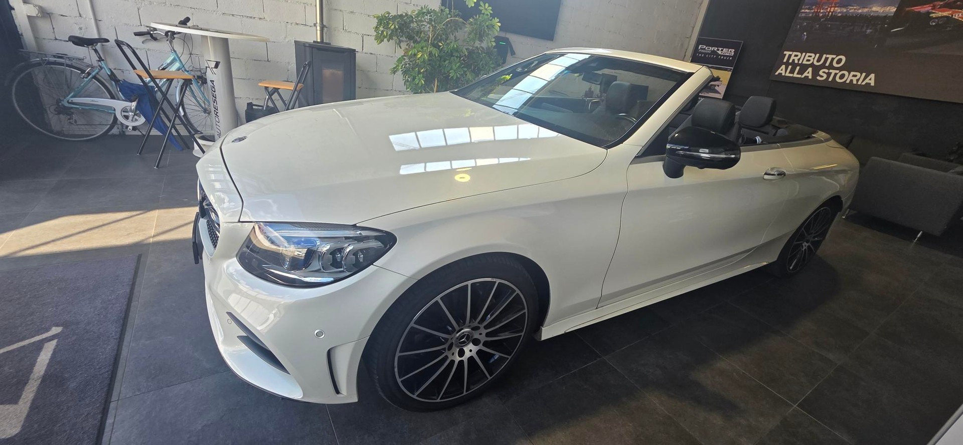 MERCEDES-BENZ C 200 AMG Line Cabriolet 4Matic 9G-Tronic-image-2