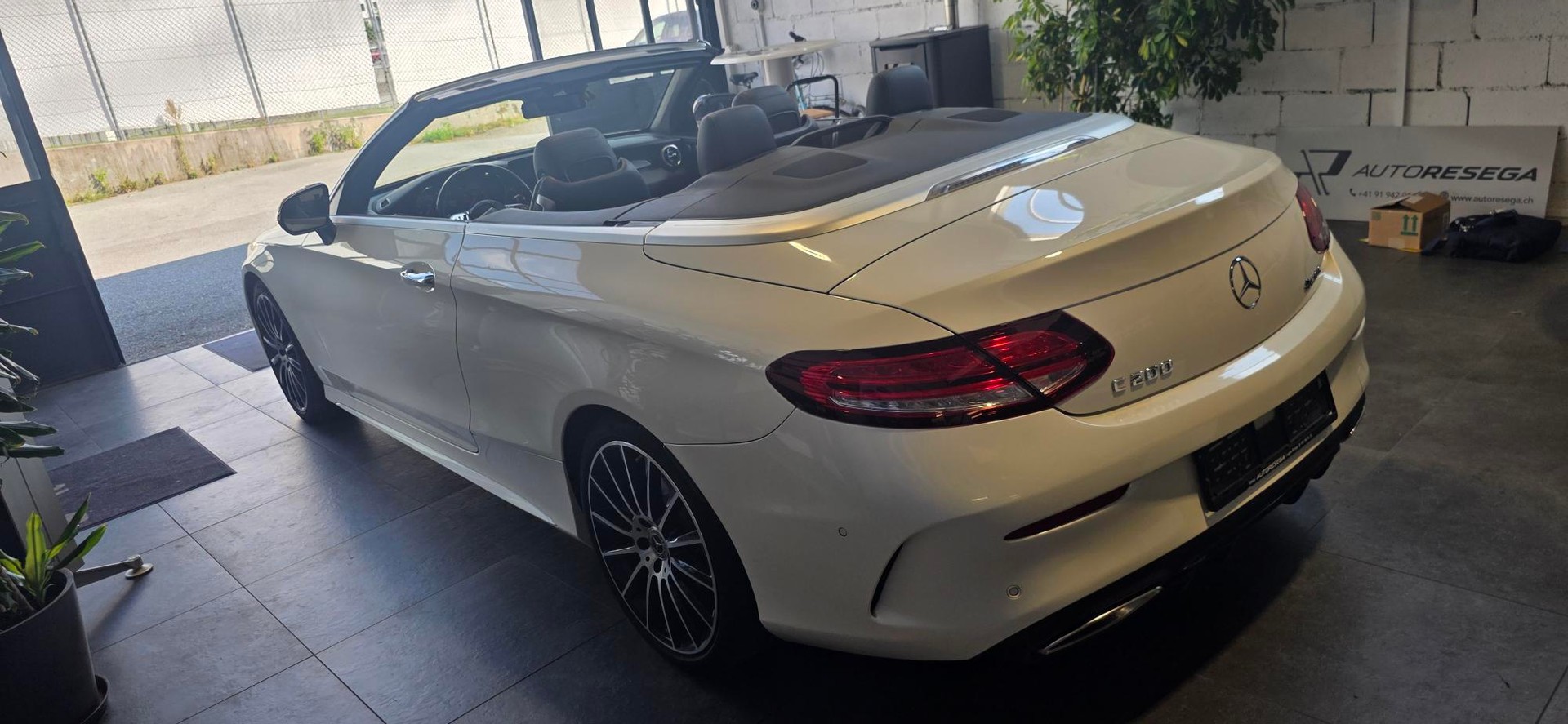 MERCEDES-BENZ C 200 AMG Line Cabriolet 4Matic 9G-Tronic-image-6