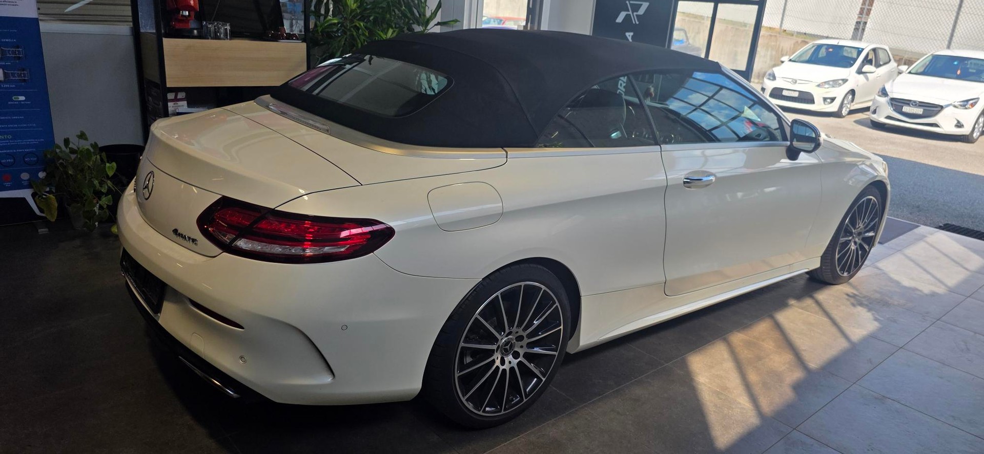 MERCEDES-BENZ C 200 AMG Line Cabriolet 4Matic 9G-Tronic-image-8