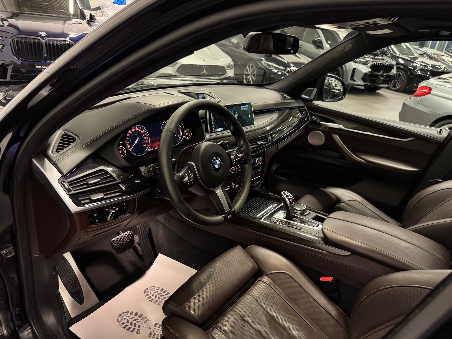 BMW X5 xDrive M50d Steptronic-image-16