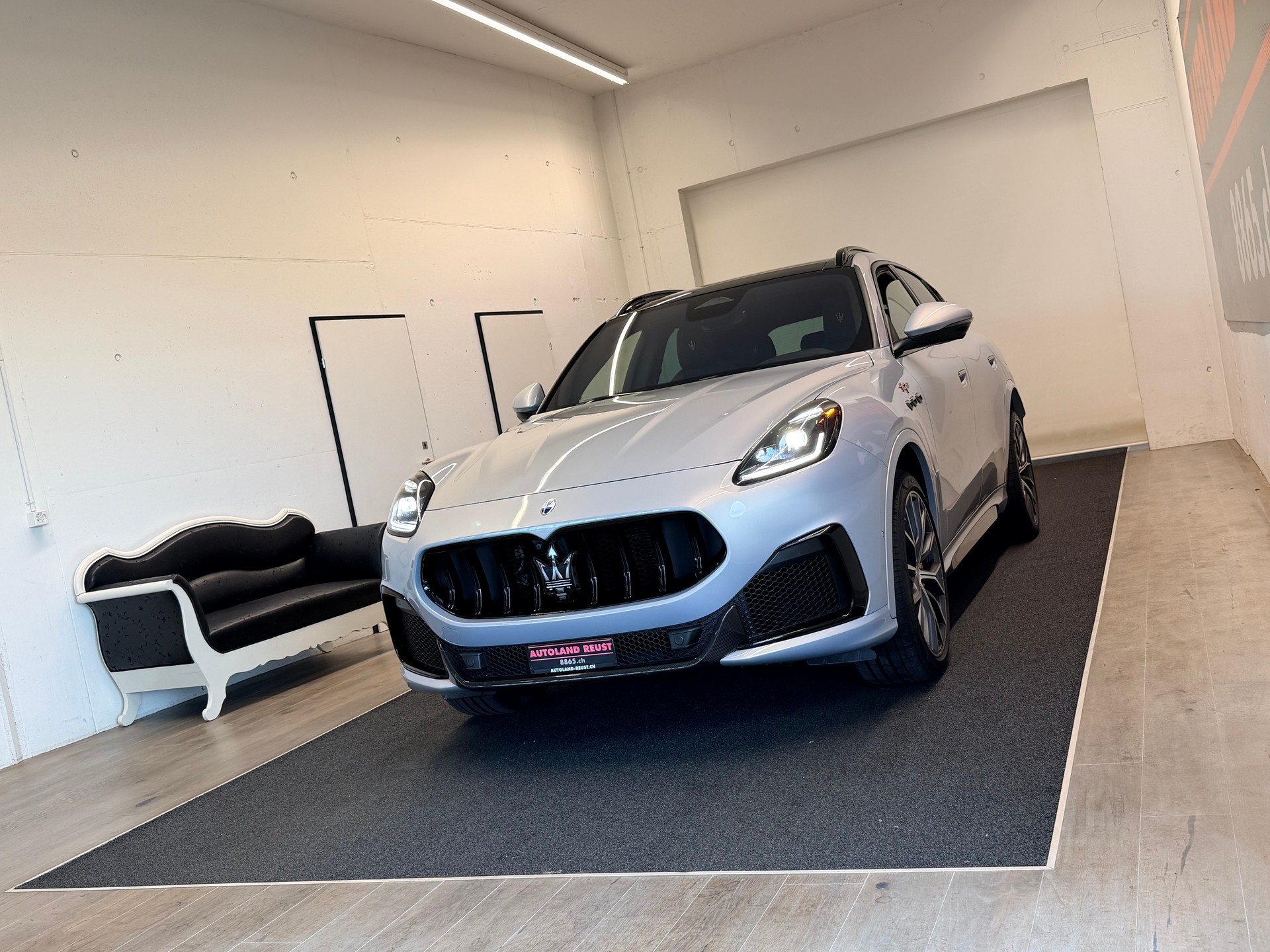 MASERATI Grecale 3.0 Trofeo Automatica-showroom-element-2