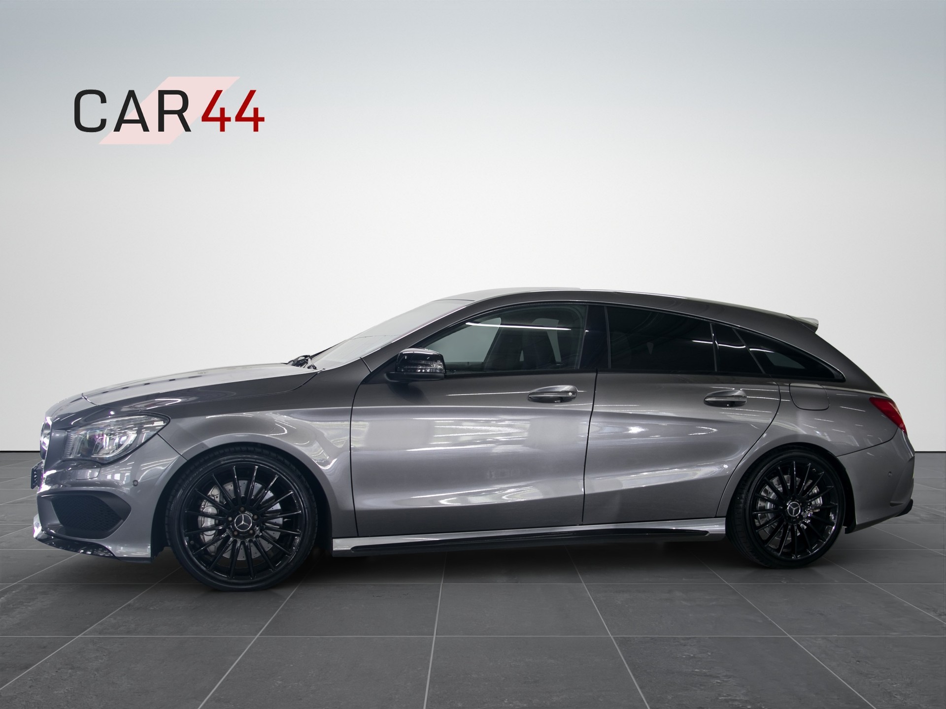 MERCEDES-BENZ CLA Shooting Brake 45 AMG 4Matic Speedshift-image-1