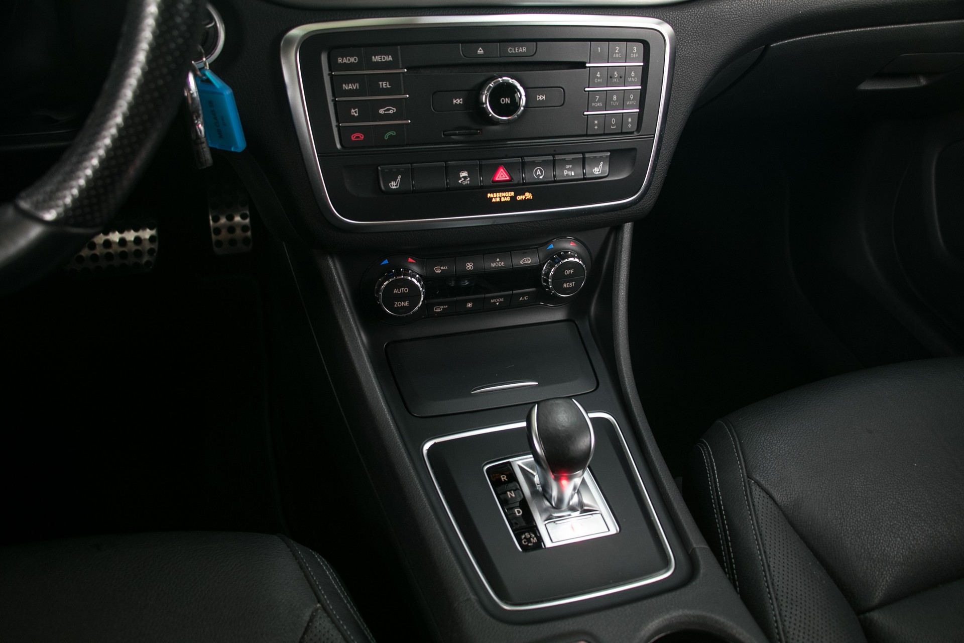MERCEDES-BENZ CLA Shooting Brake 45 AMG 4Matic Speedshift-image-5