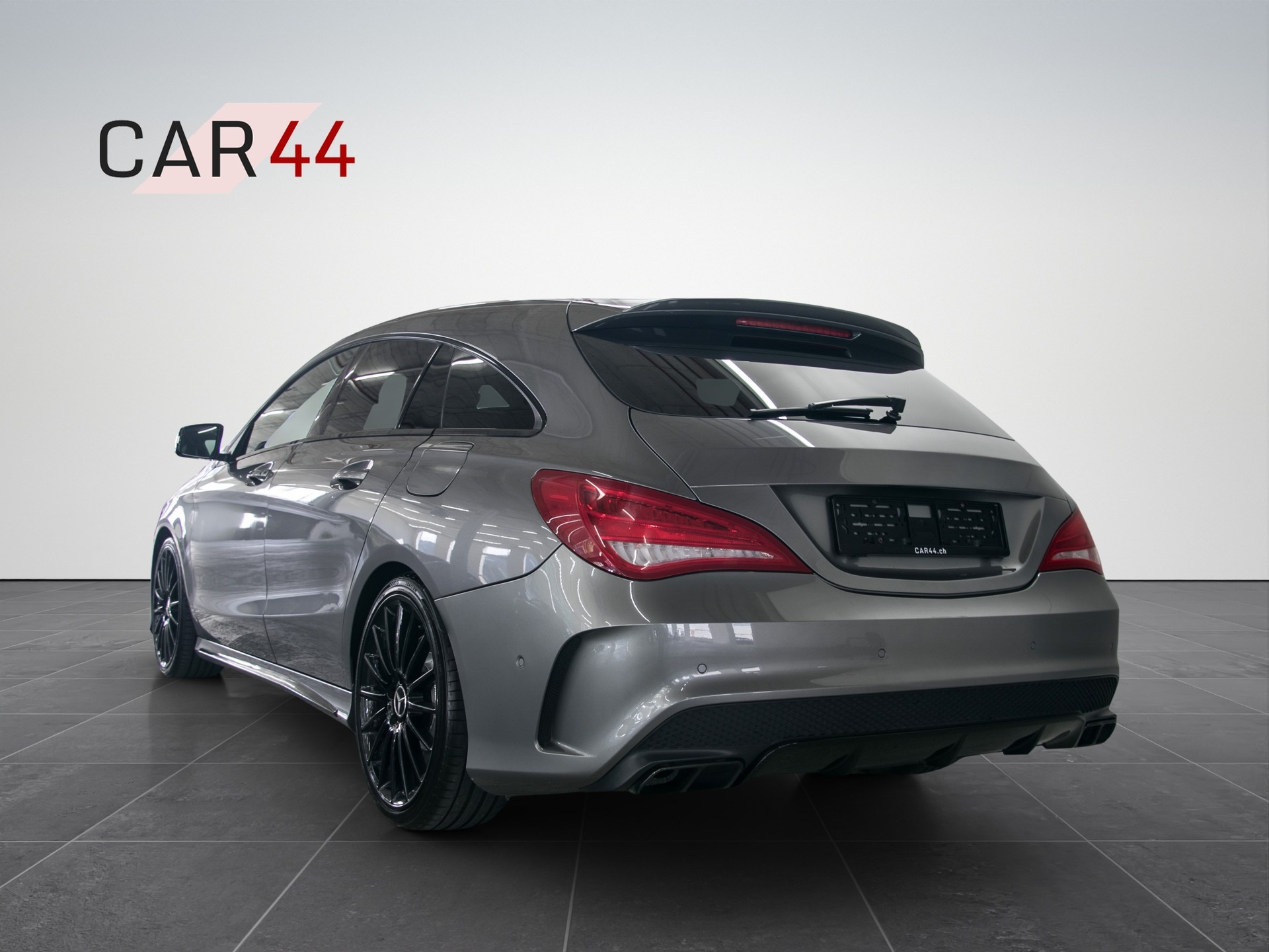 MERCEDES-BENZ CLA Shooting Brake 45 AMG 4Matic Speedshift-image-2