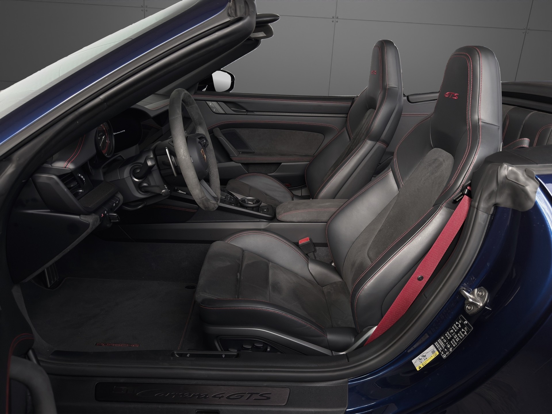 PORSCHE 911 Carrera 4 GTS Cabriolet PDK-image-8