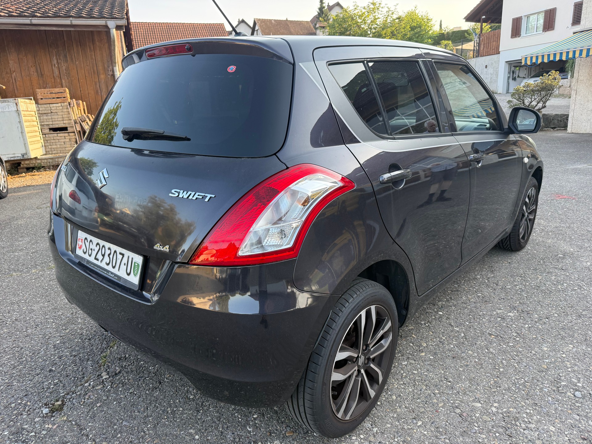 SUZUKI Swift 1.2i 16V PizSulai Top 4x4-image-4