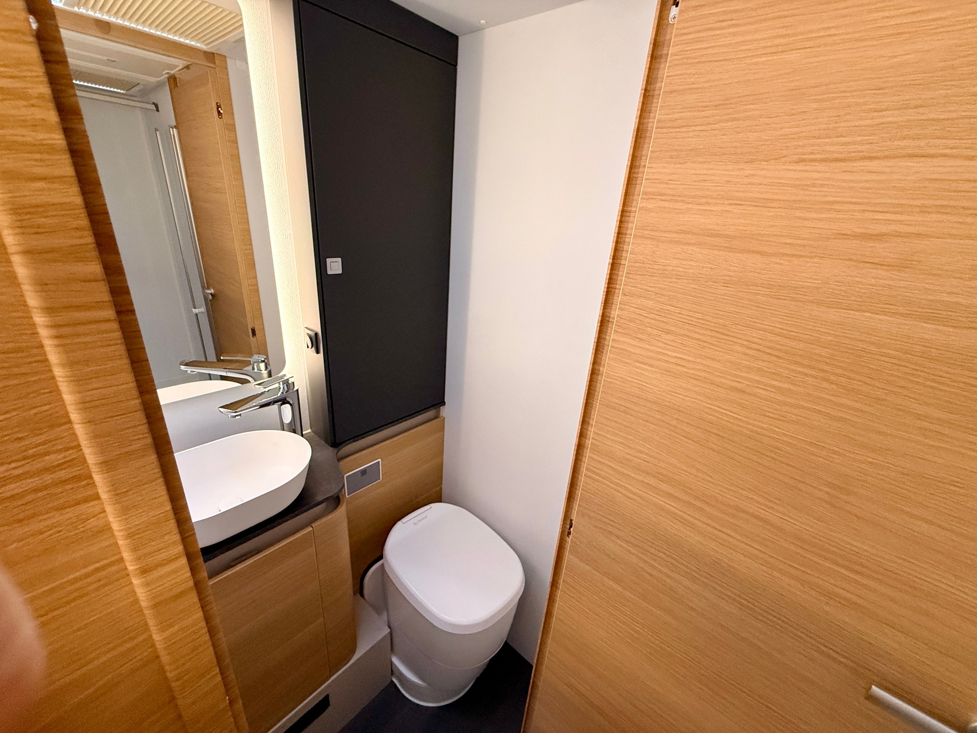 ADRIA 670 DL 60 Years Deluxe Edition-image-20