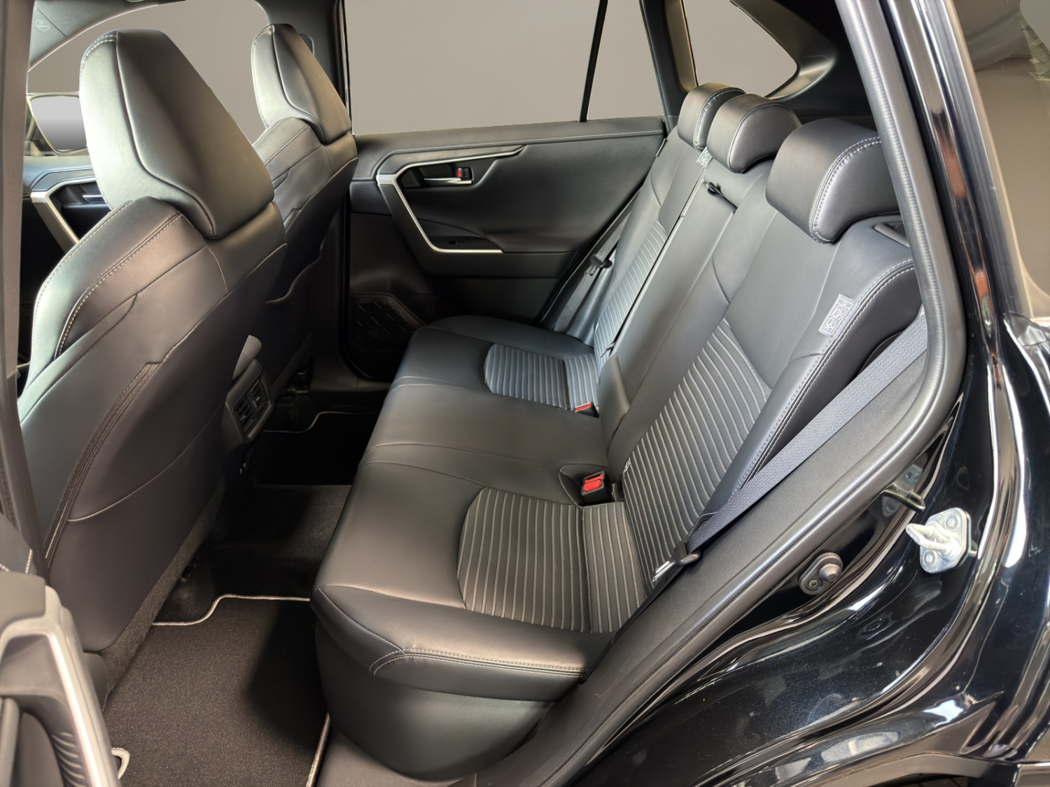 TOYOTA RAV4 2.5 HSD Black Edition-image-20