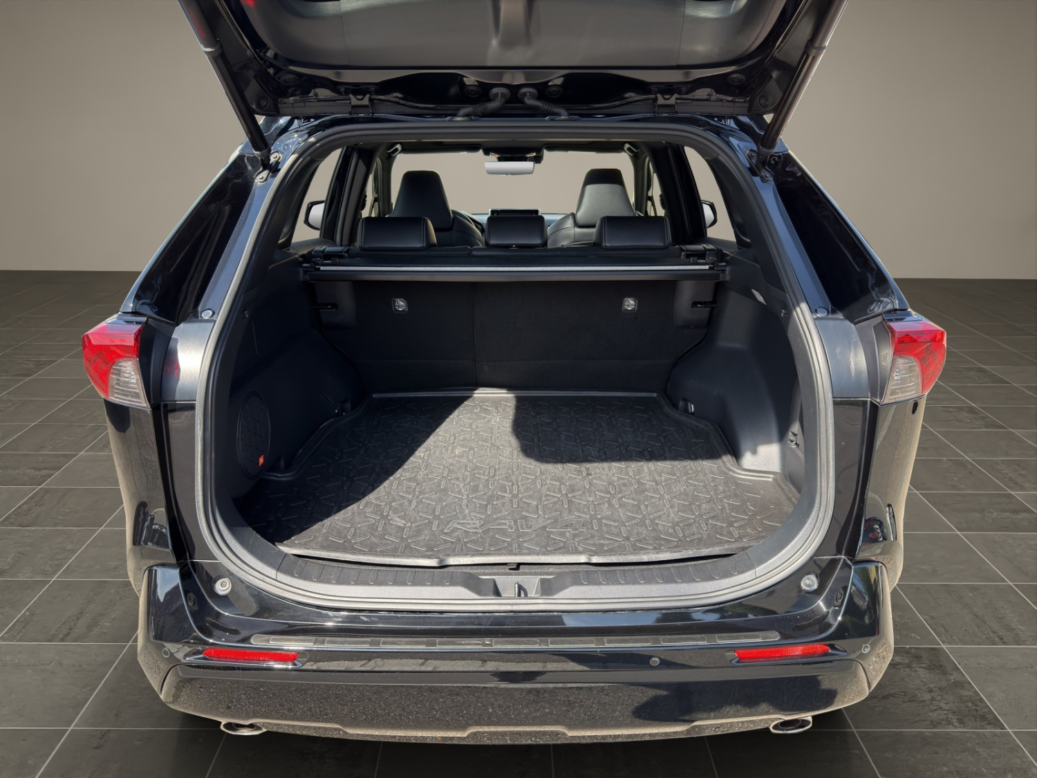 TOYOTA RAV4 2.5 HSD Black Edition-image-21