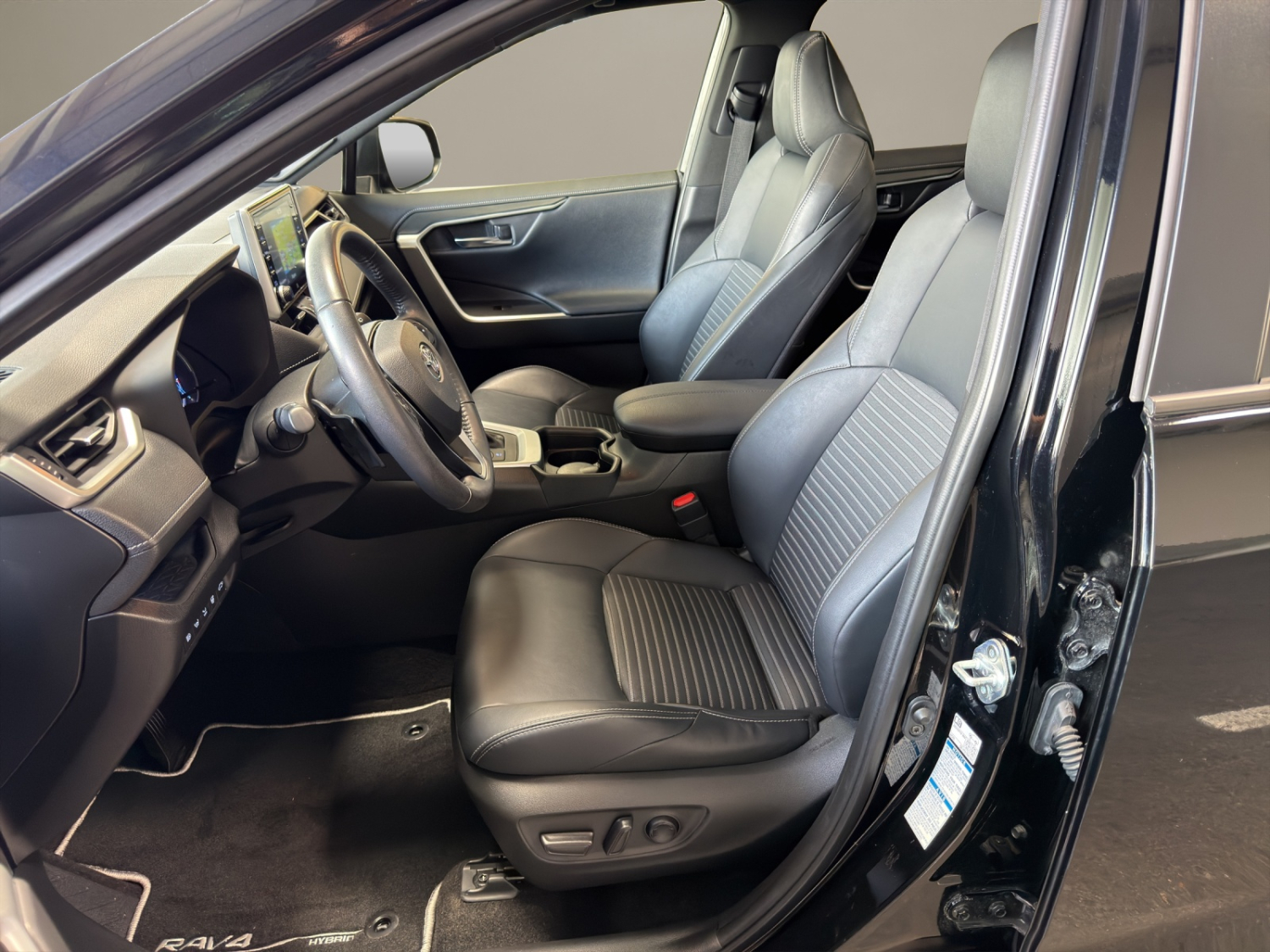 TOYOTA RAV4 2.5 HSD Black Edition-image-8