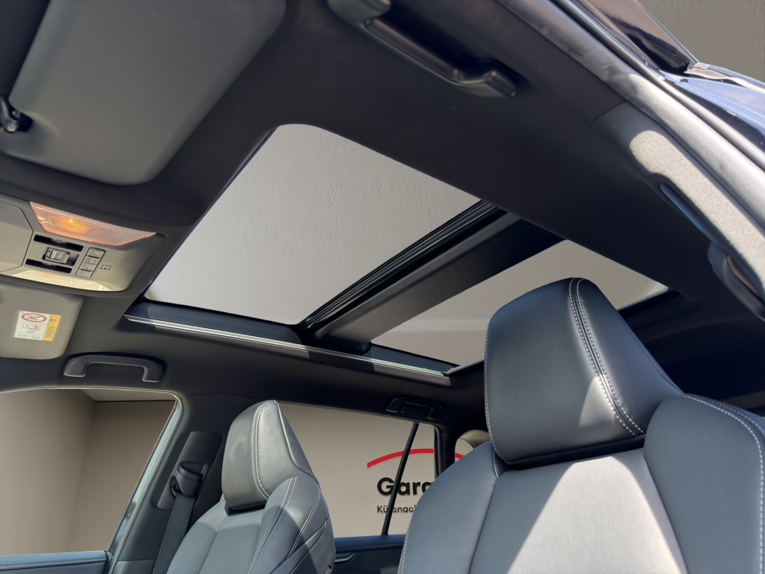 TOYOTA RAV4 2.5 HSD Black Edition-image-18