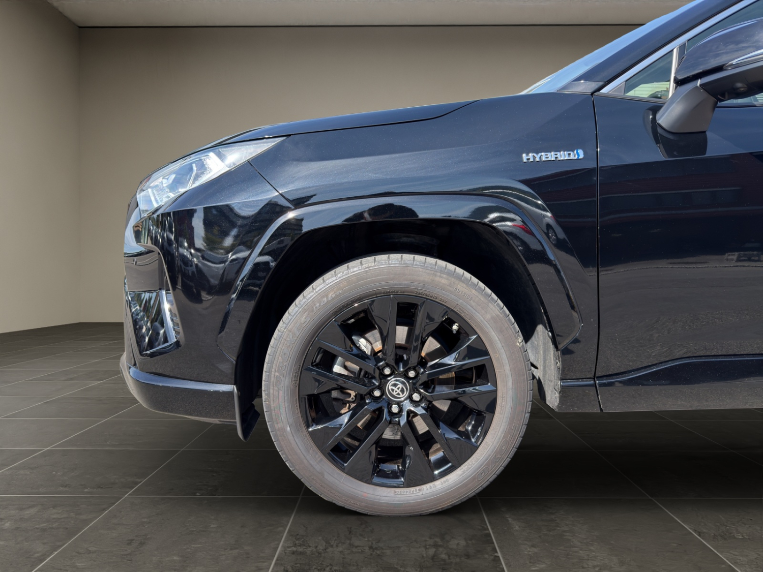 TOYOTA RAV4 2.5 HSD Black Edition-image-24