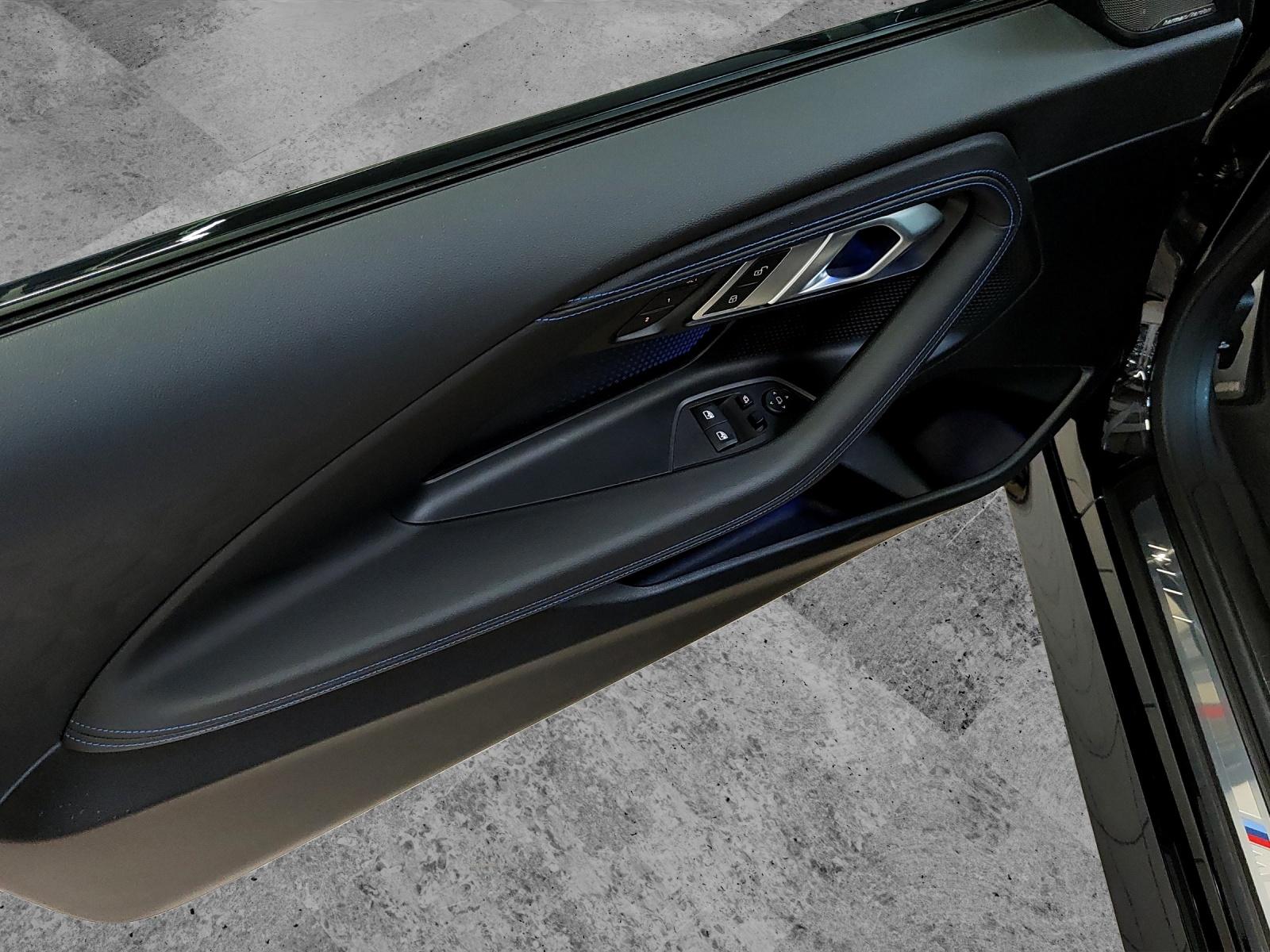 BMW M240i xDrive Coupé-image-14