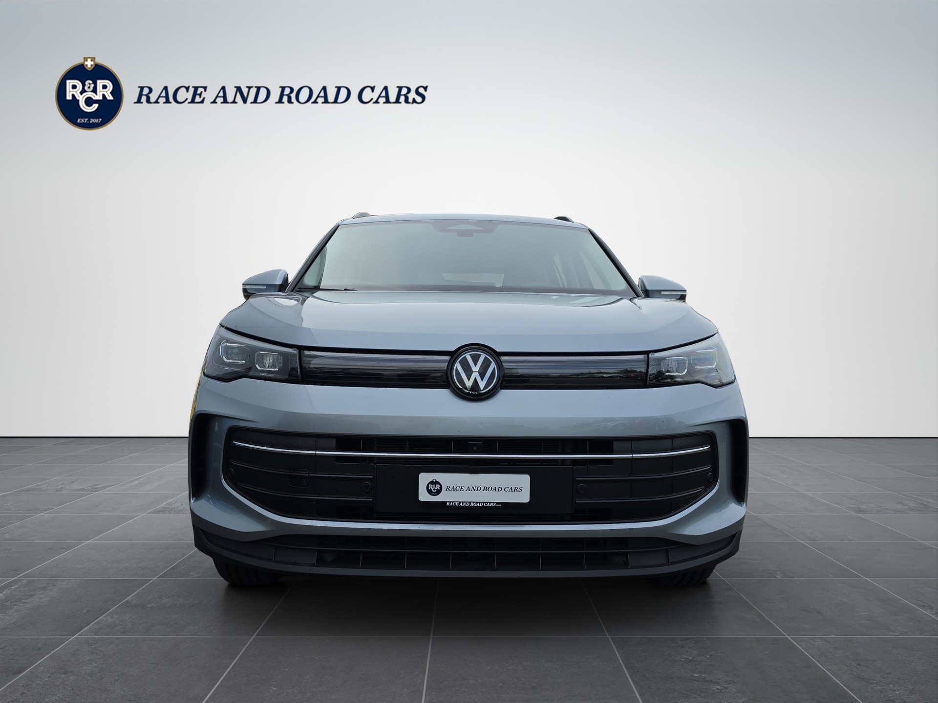 VW Tiguan 2.0 TSI Life DSG 4motion-image-1
