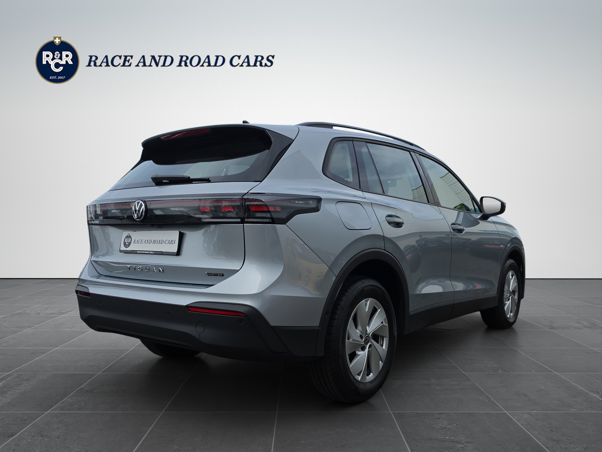 VW Tiguan 2.0 TSI Life DSG 4motion-image-4