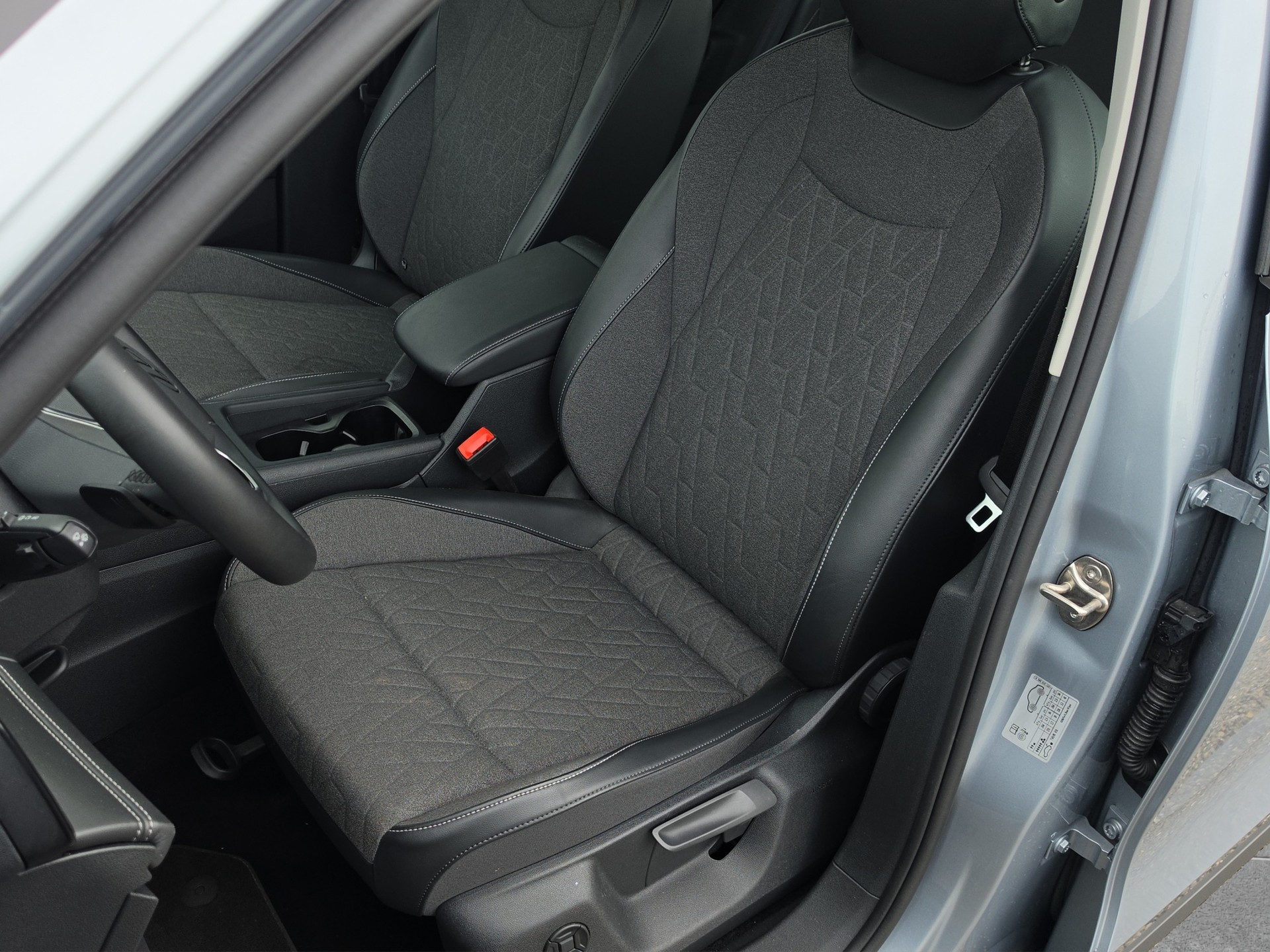 VW Tiguan 2.0 TSI Life DSG 4motion-image-12