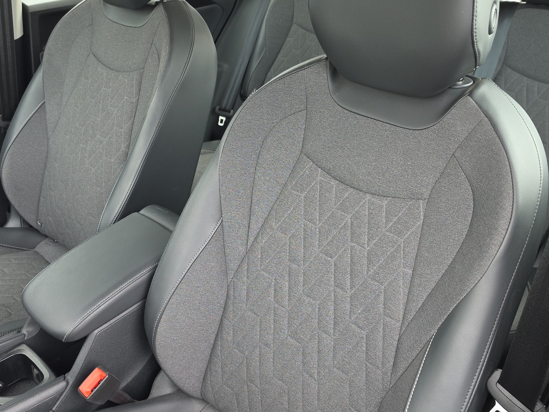 VW Tiguan 2.0 TSI Life DSG 4motion-image-13