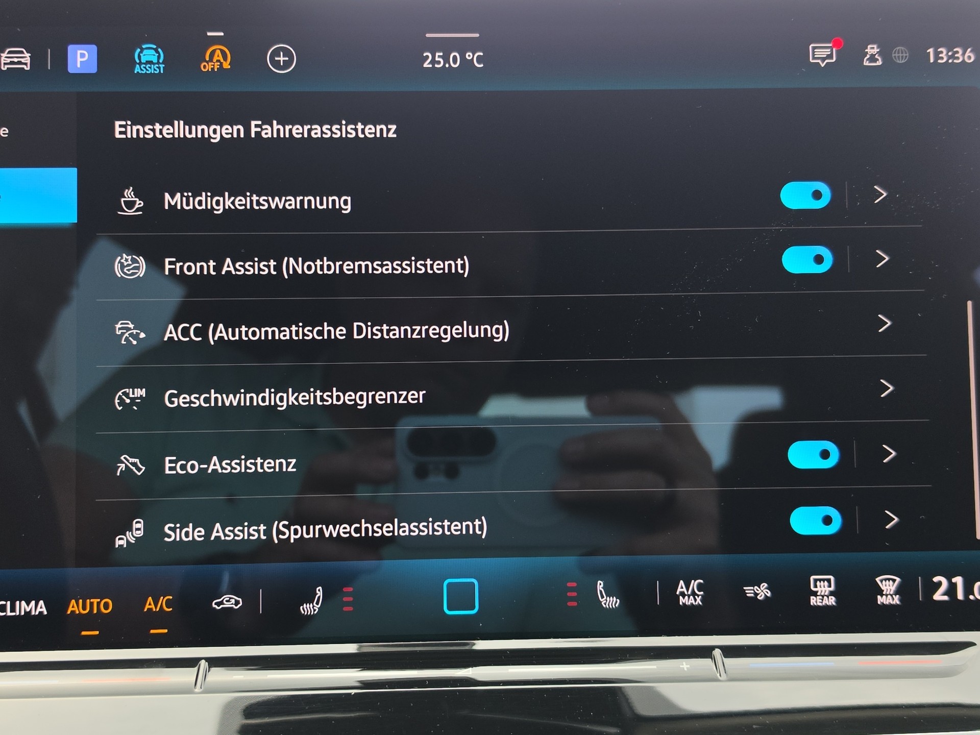 VW Tiguan 2.0 TSI Life DSG 4motion-image-27