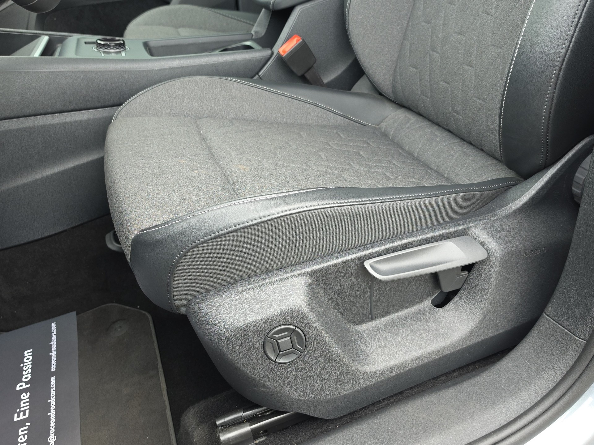 VW Tiguan 2.0 TSI Life DSG 4motion-image-14