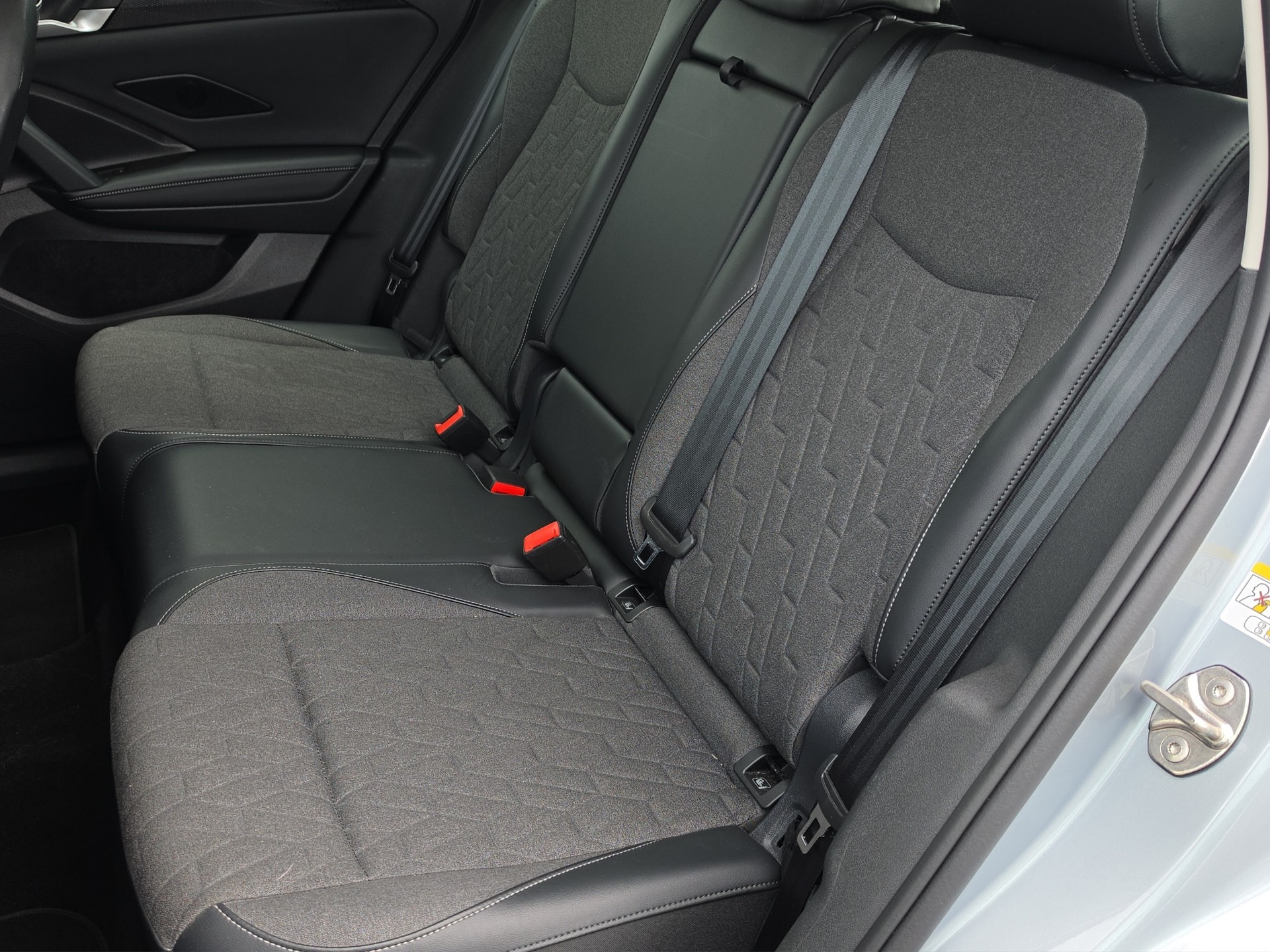 VW Tiguan 2.0 TSI Life DSG 4motion-image-15