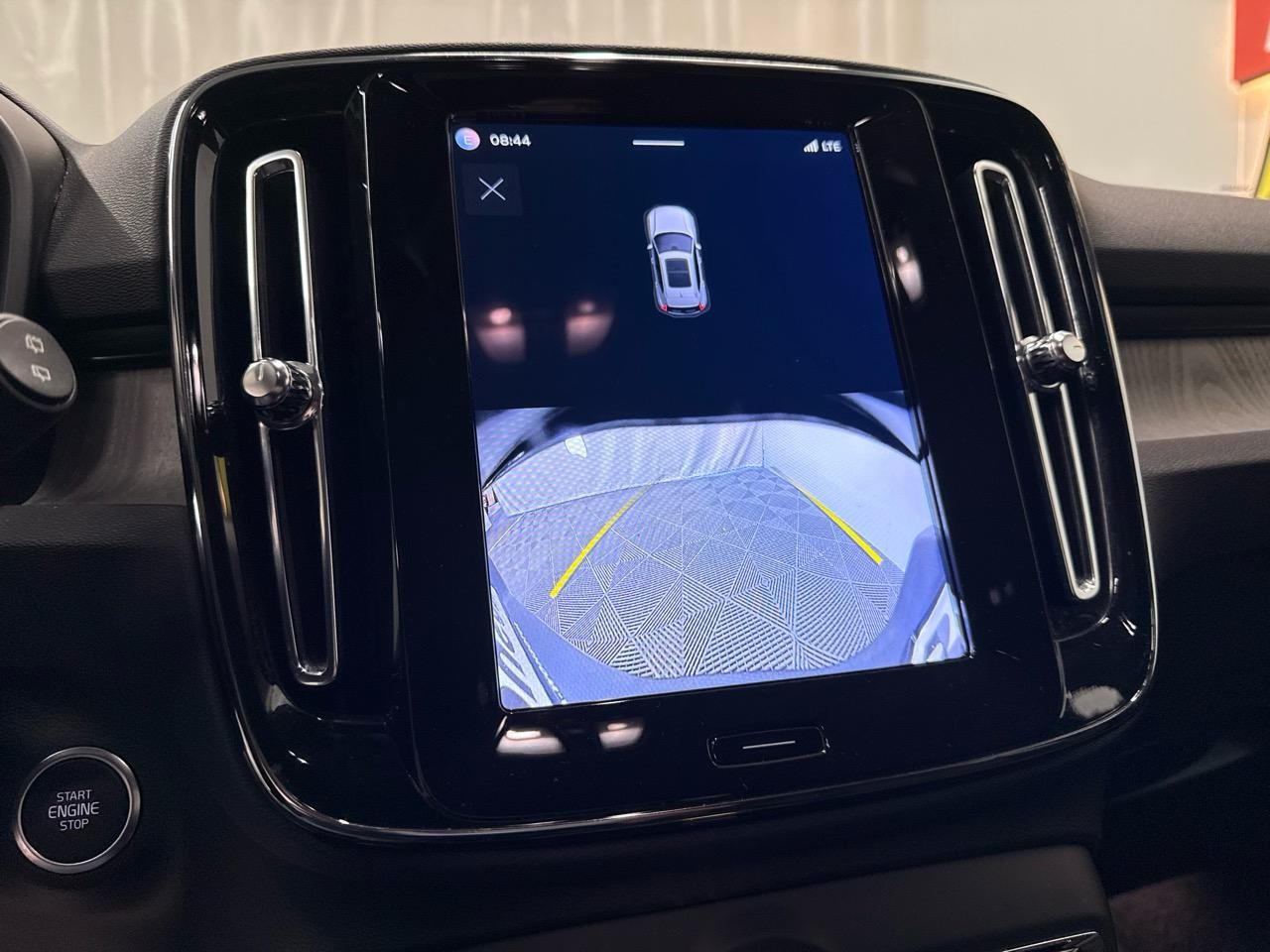 VOLVO XC40 B3 Plus Dark DCT-image-6