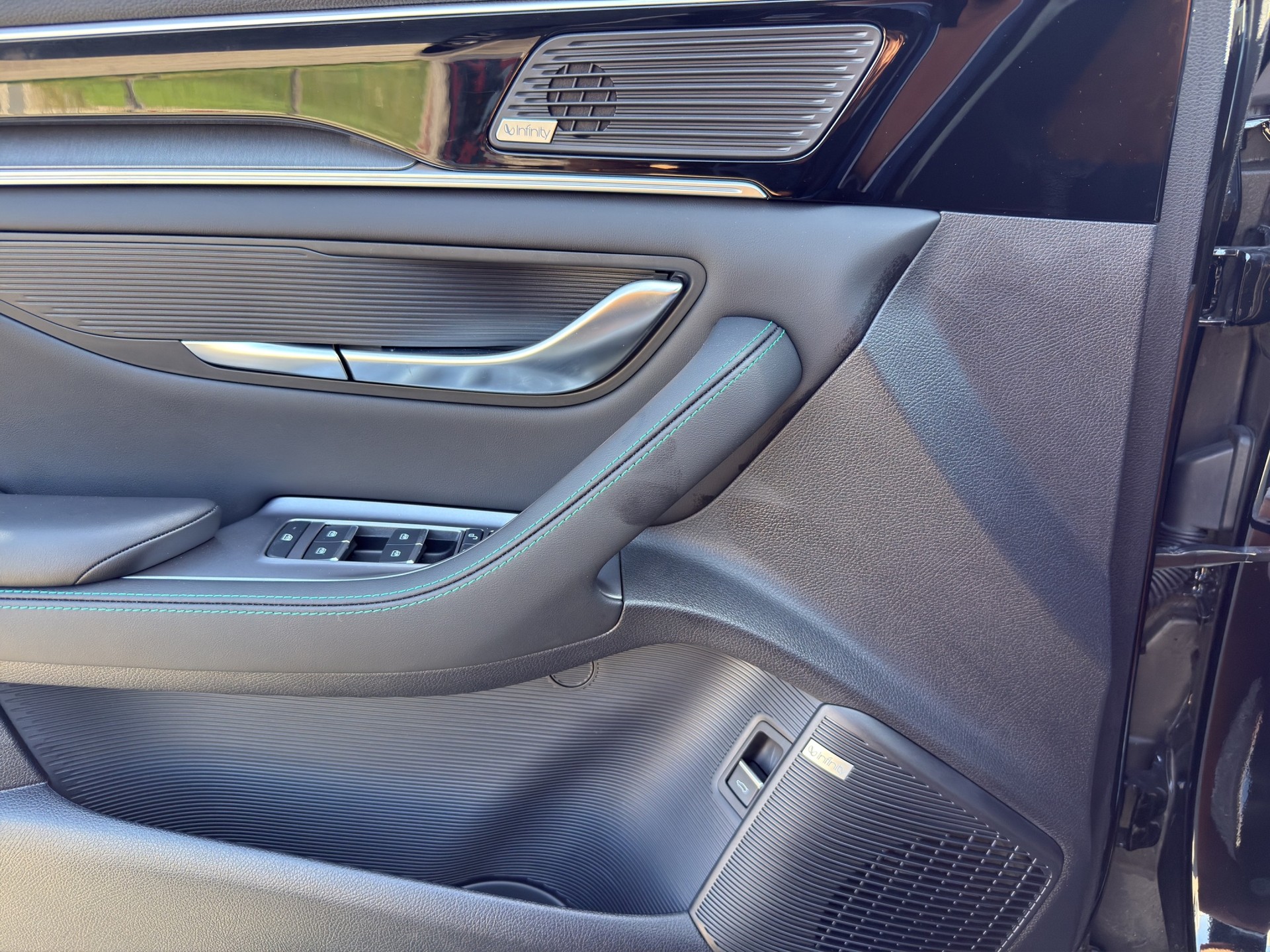 BYD Seal U DM-i Design AWD-image-8
