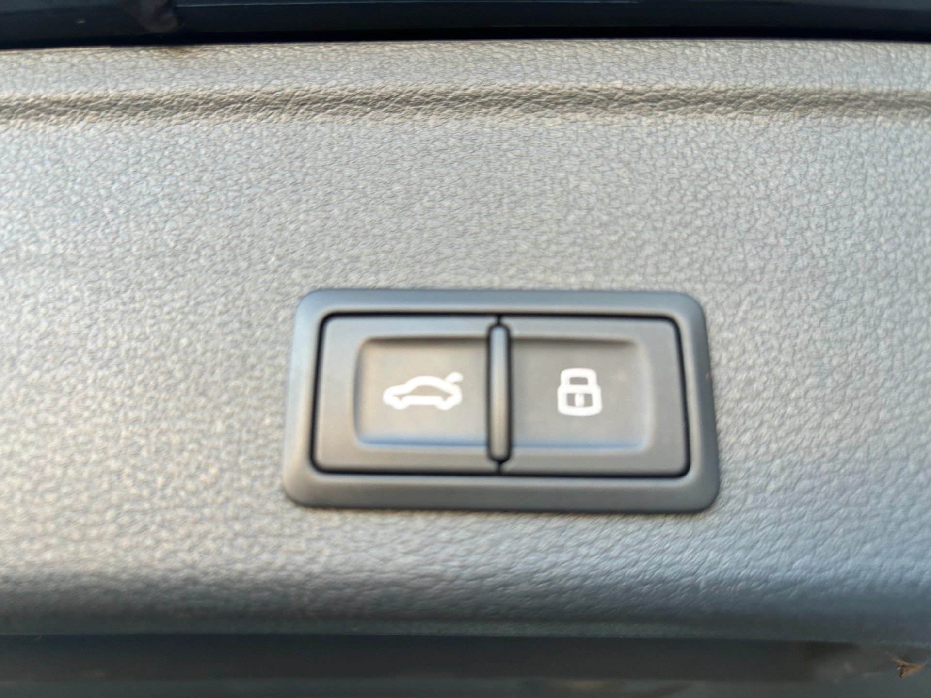 AUDI A4 allroad 3.0 TDI quattro S-tronic-image-21