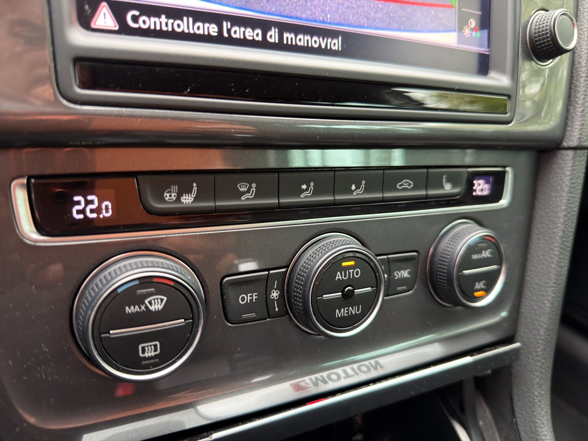 VW Golf 2.0 TDI Alltrack 4Motion-image-14