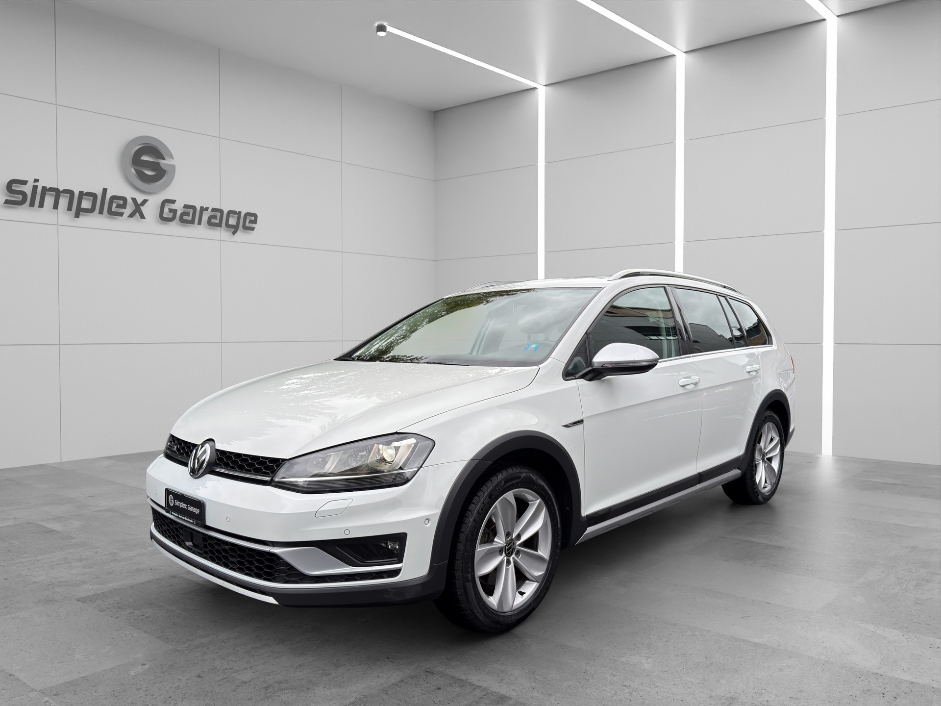 VW Golf 2.0 TDI Alltrack 4Motion-image-0